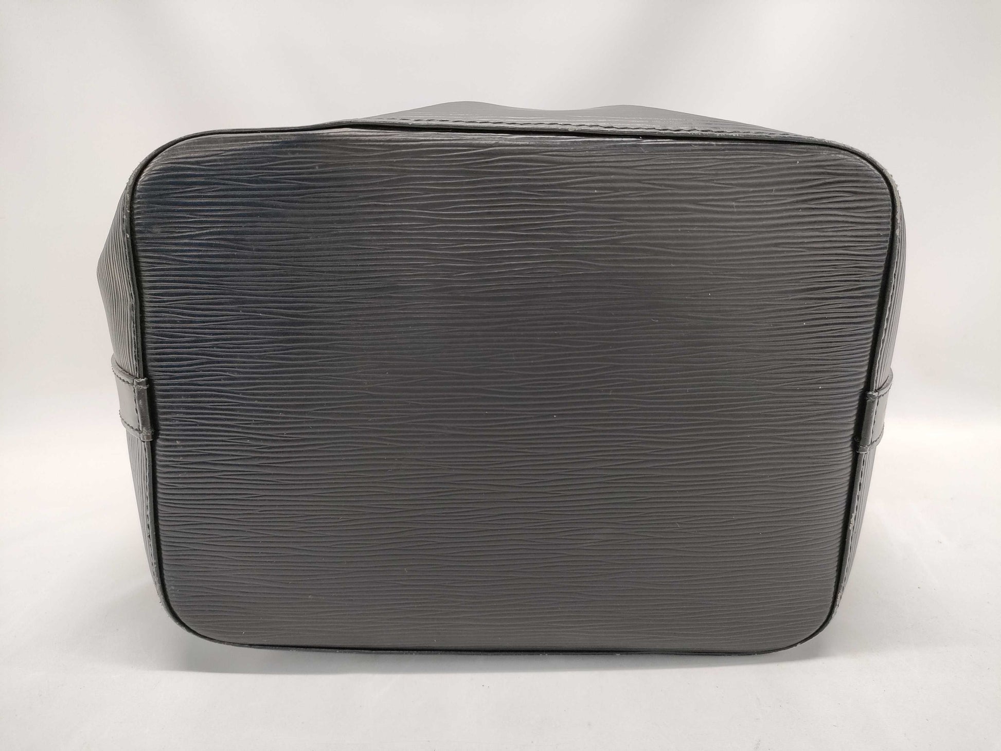 LOUIS VUITTON Epi Petit Noe Shoulder Bag
