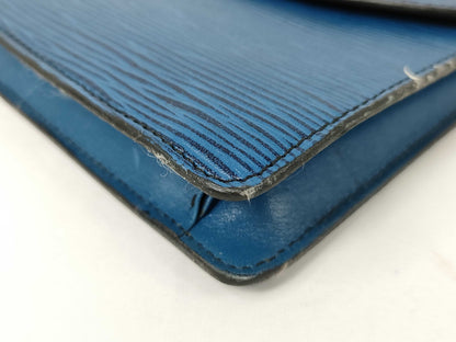 LOUIS VUITTON 863V.I Epi Montaigne Pouch