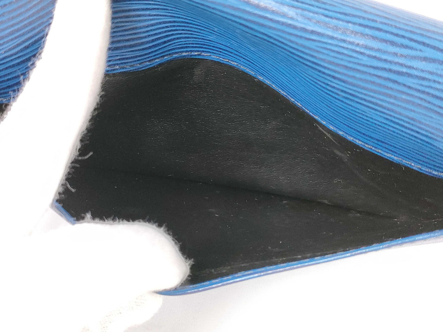 LOUIS VUITTON 863V.I Epi Montaigne Pouch