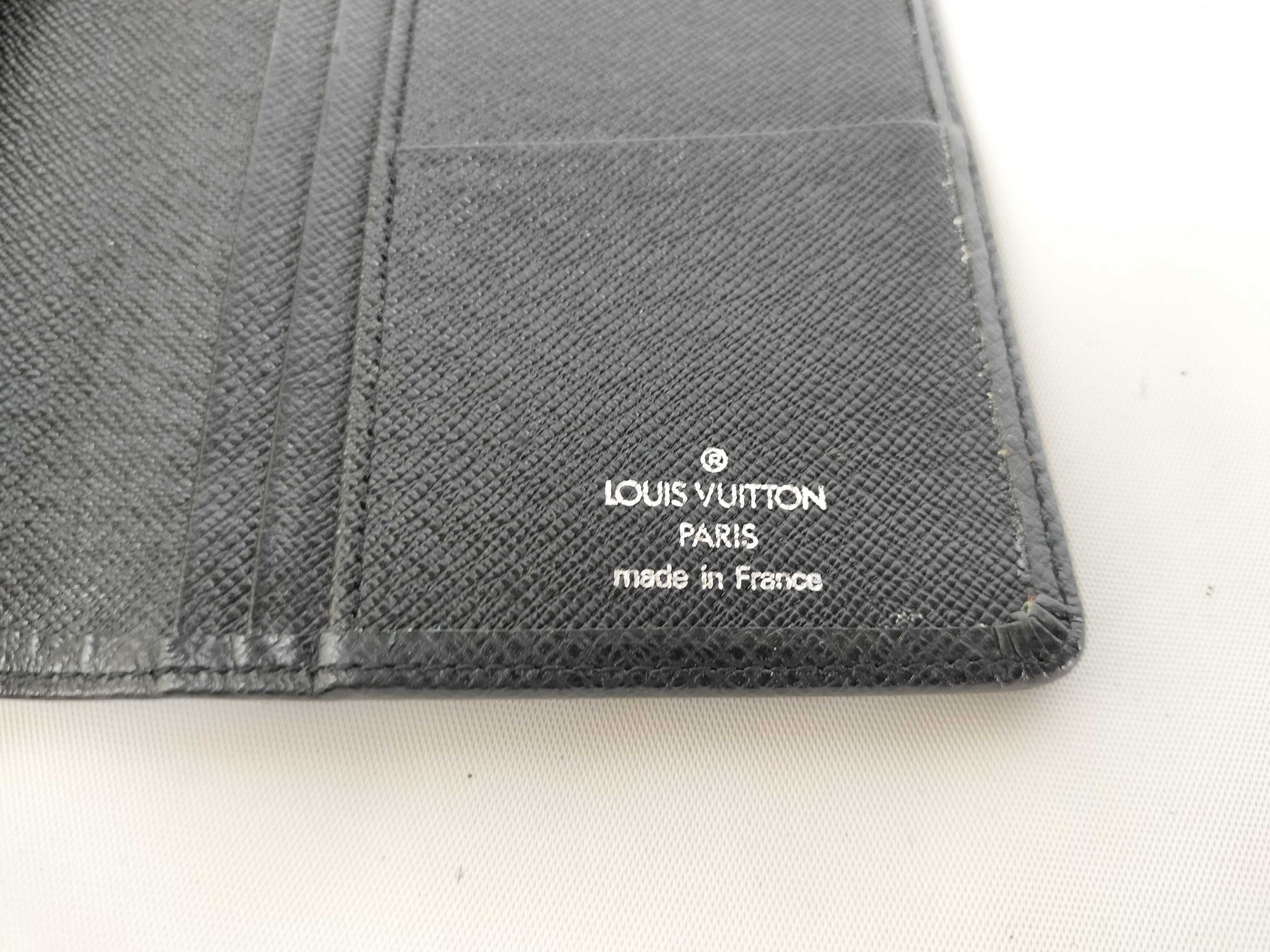 LOUIS VUITTON SP1099 Taiga Louis Vuitton Taiga Long Wallet