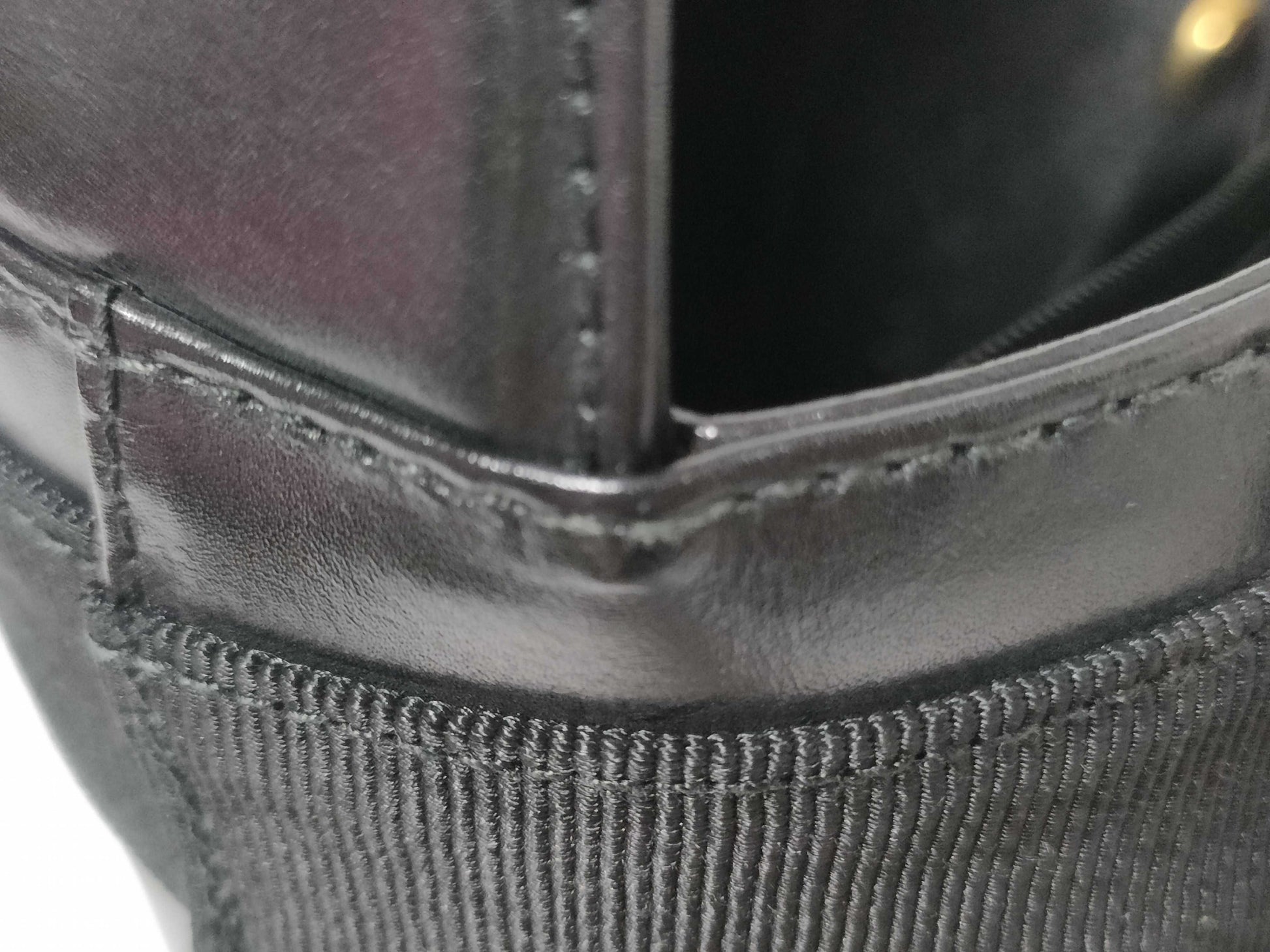 Salvatore Ferragamo Vara Leather Handbag BA21 4180 Black Handbag
