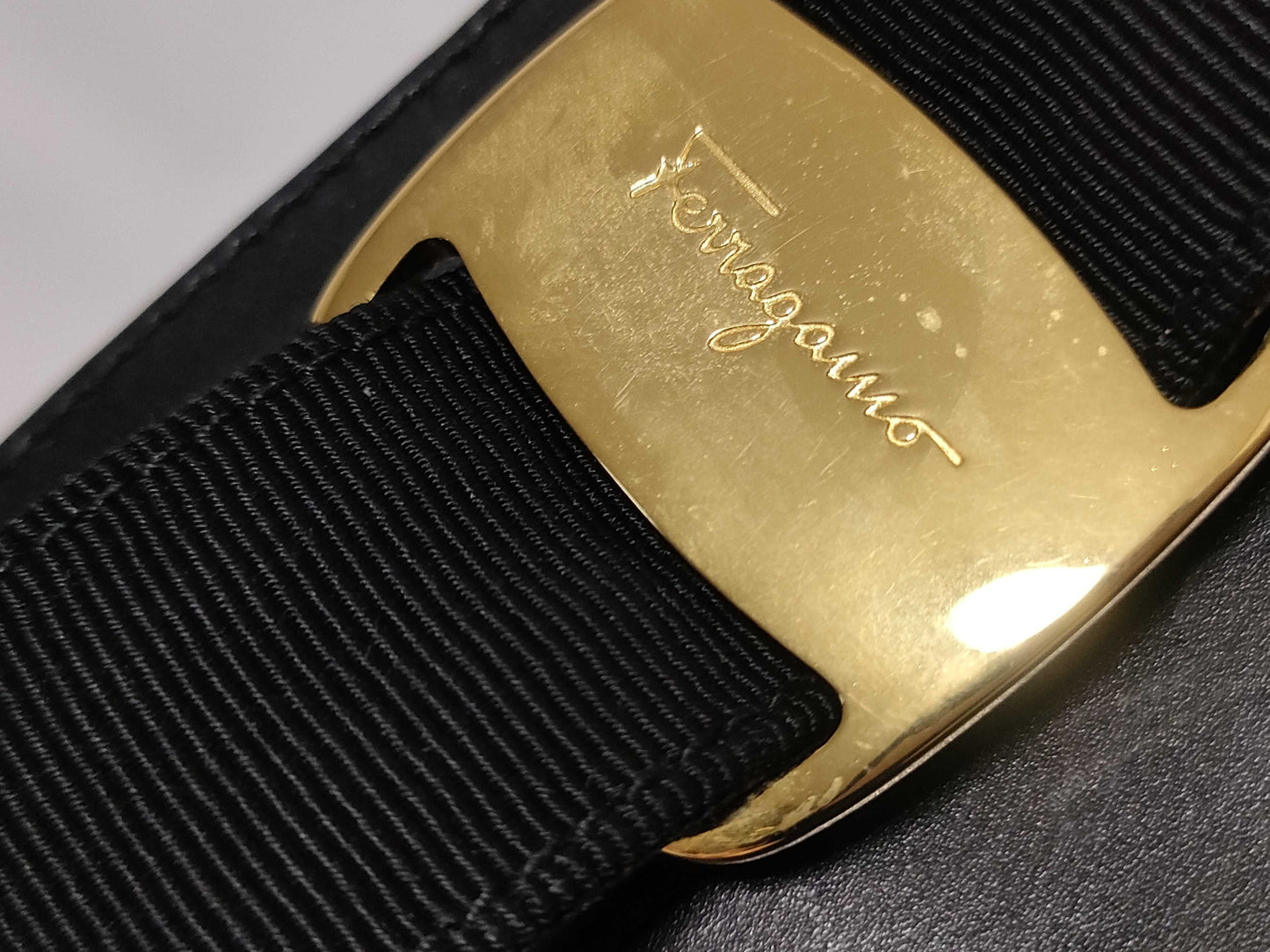 Salvatore Ferragamo Vara Leather Handbag BA21 4180 Black Handbag