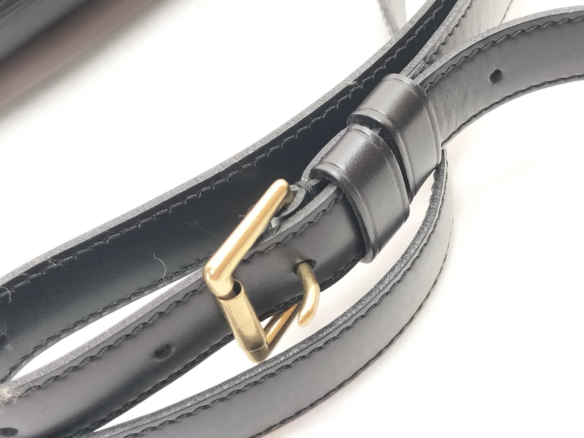 LOUIS VUITTON TH 0947 Epi Saint-Cloud Noir Shoulder Bag