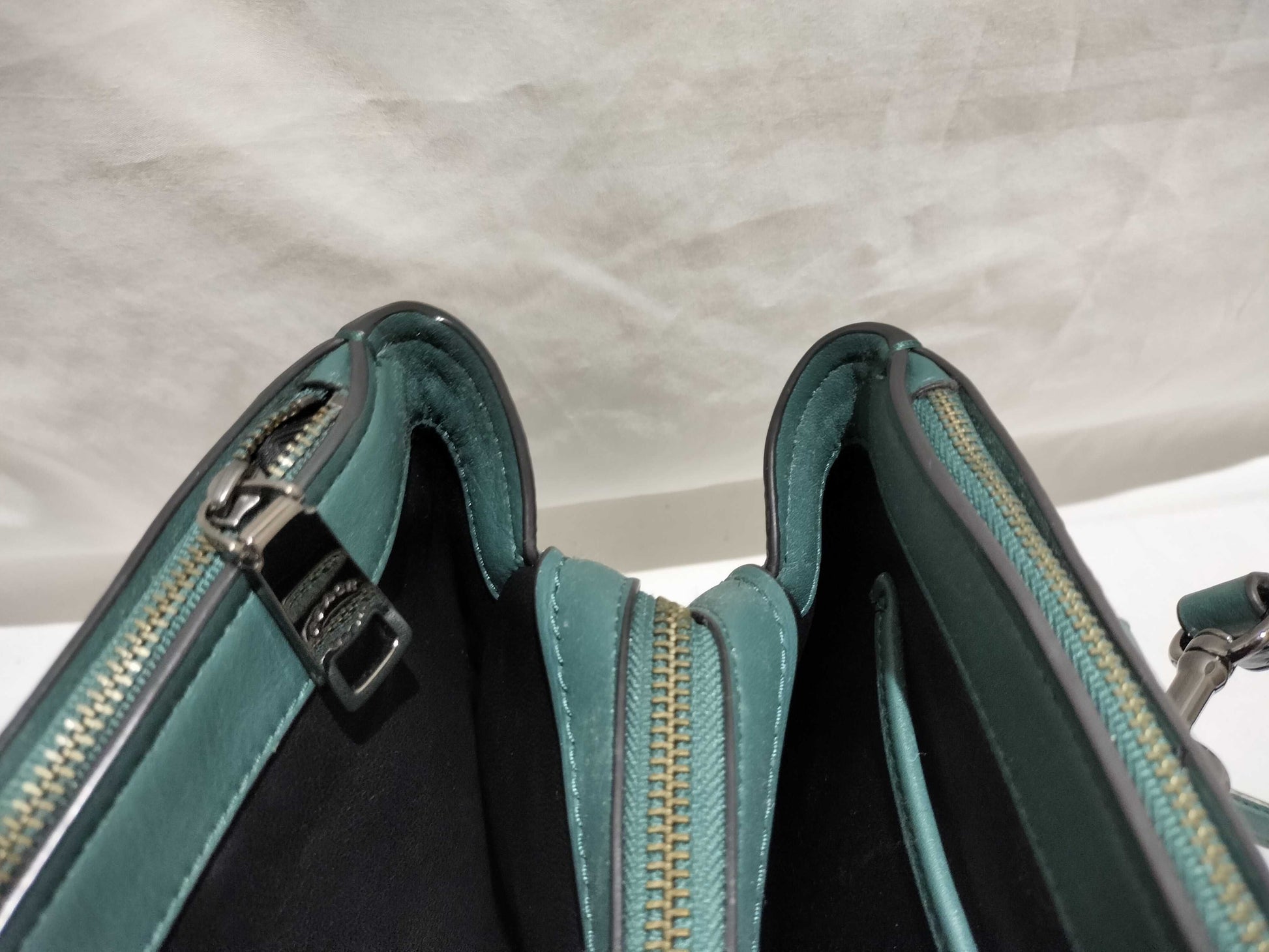 COACH 56839 2-way shoulder bag