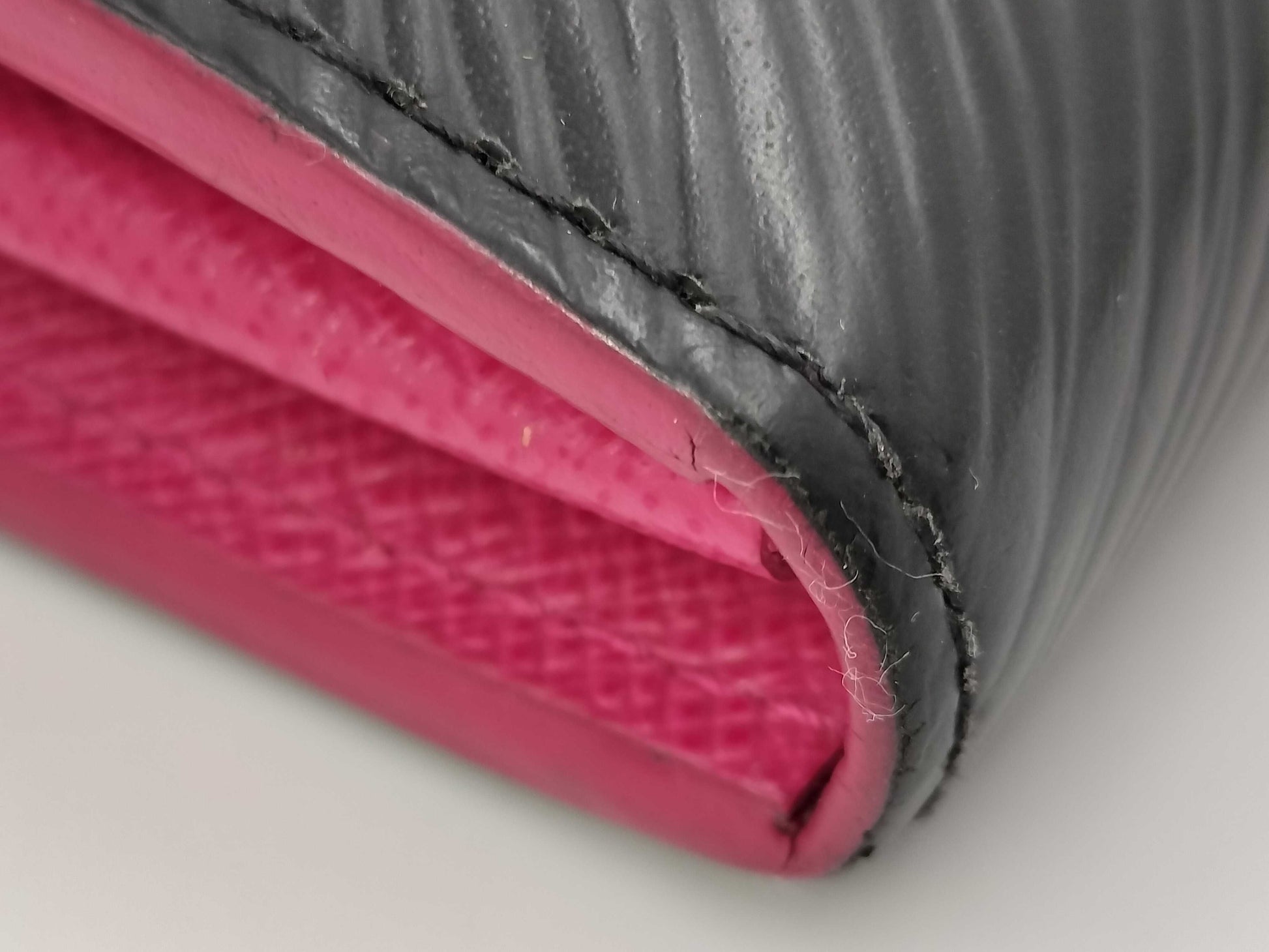 LOUIS VUITTON Epi Portefeuille Sarah Wallet
