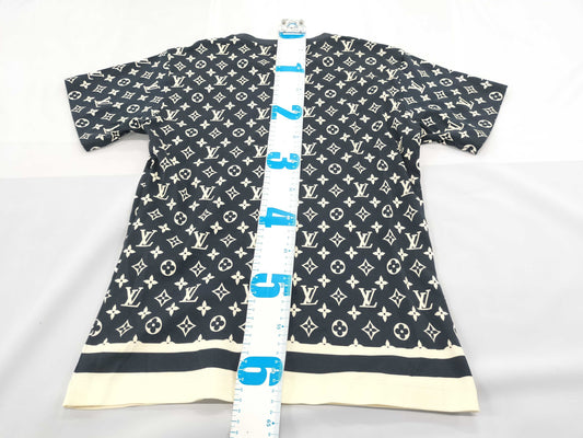 LOUIS VUITTON Monogram T-shirt with chain