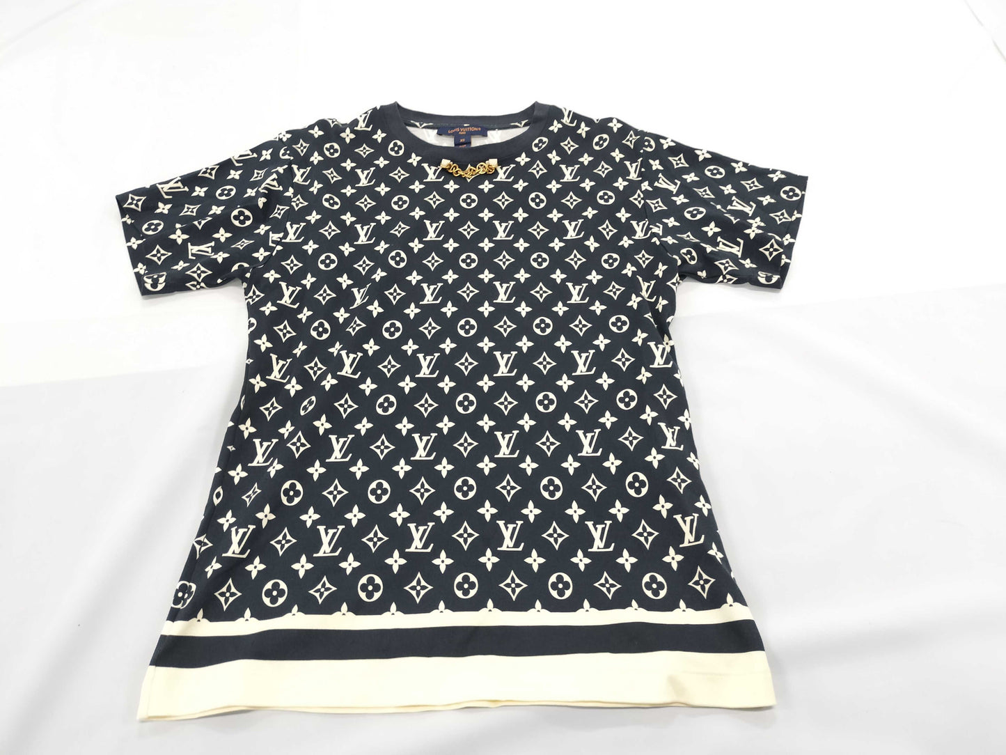 LOUIS VUITTON Monogram T-shirt with chain