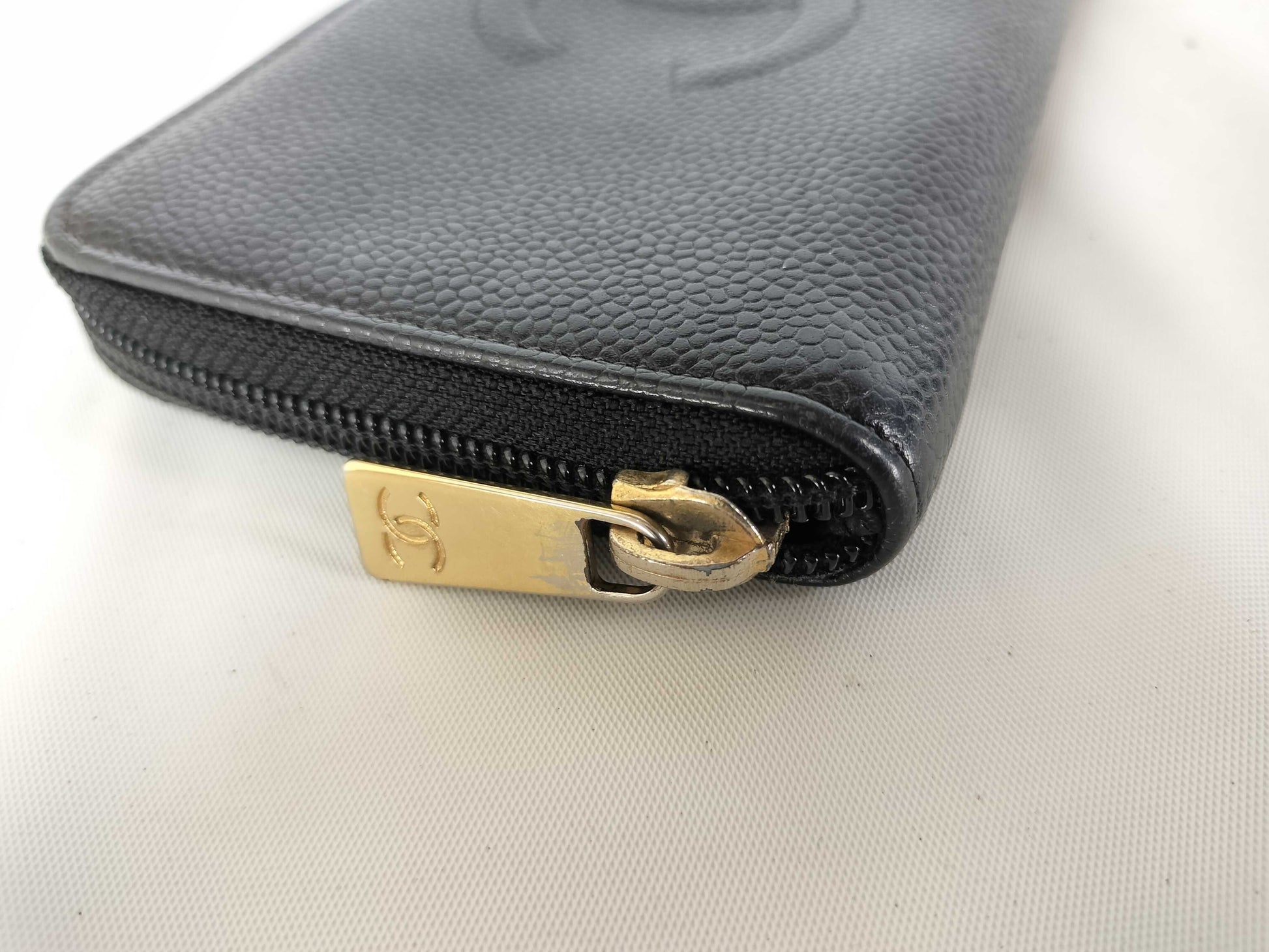 CHANEL [With sticker] No. 8 Caviar Leather Round Zip Wallet / No. 8 Wallet