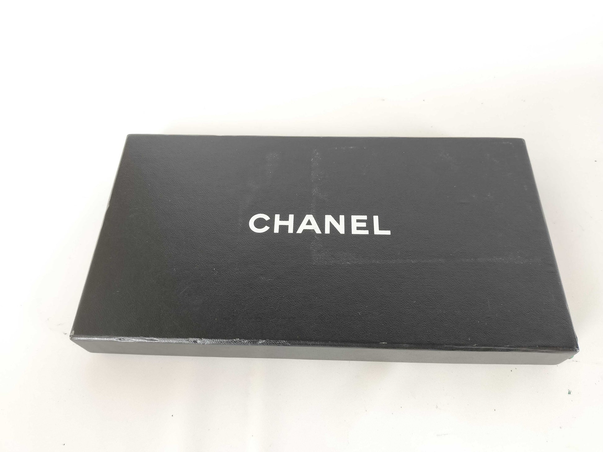 CHANEL [With sticker] No. 8 Caviar Leather Round Zip Wallet / No. 8 Wallet
