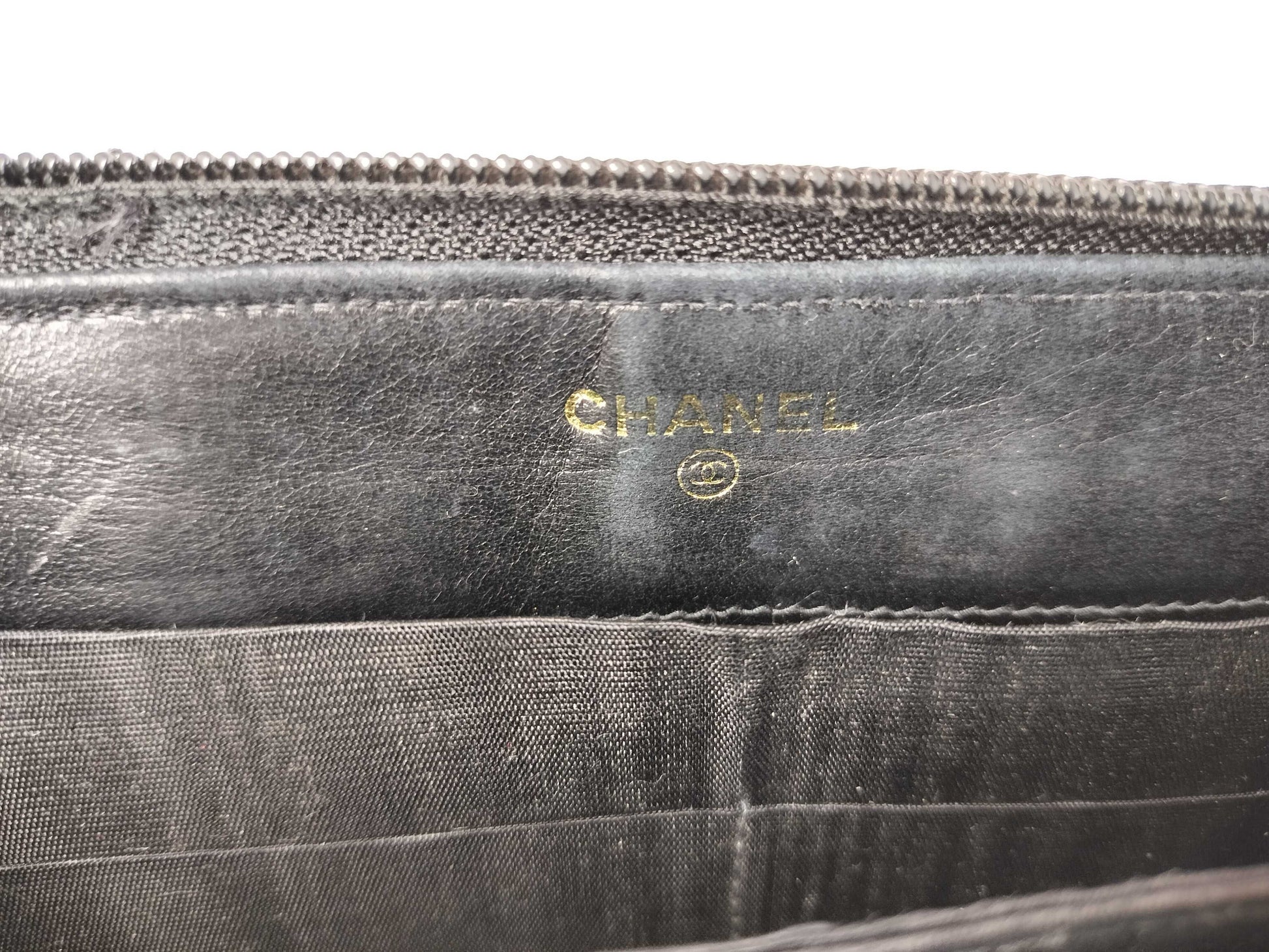 CHANEL [With sticker] No. 8 Caviar Leather Round Zip Wallet / No. 8 Wallet