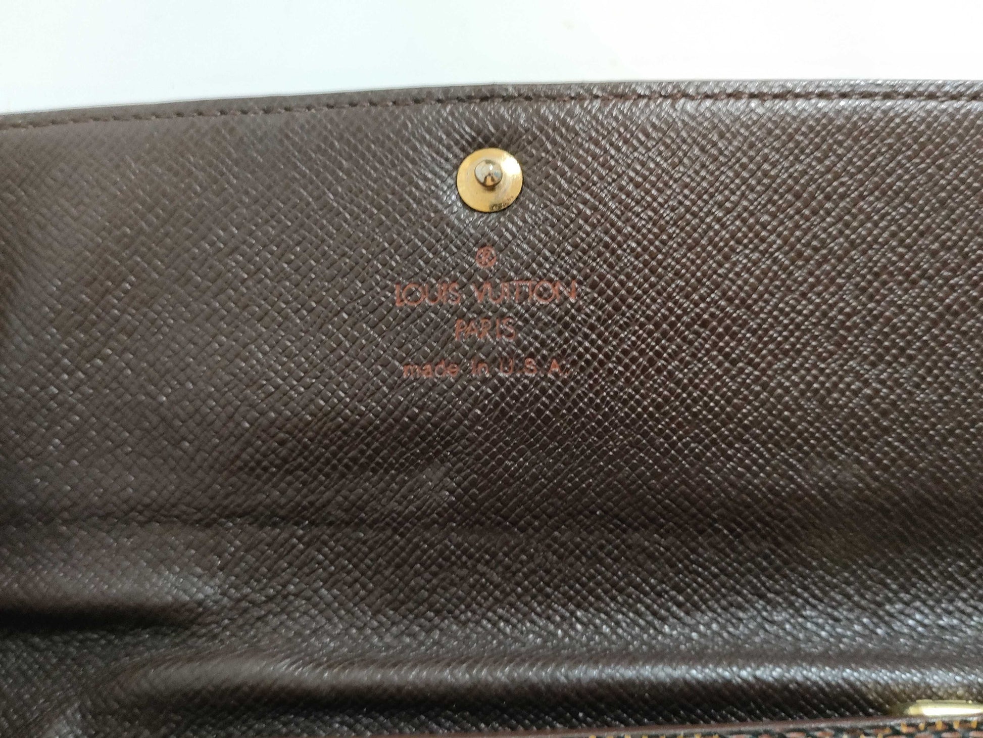 LOUIS VUITTON RFID serial number cannot be verified. Damier Portefeuille Sarah old wallet.