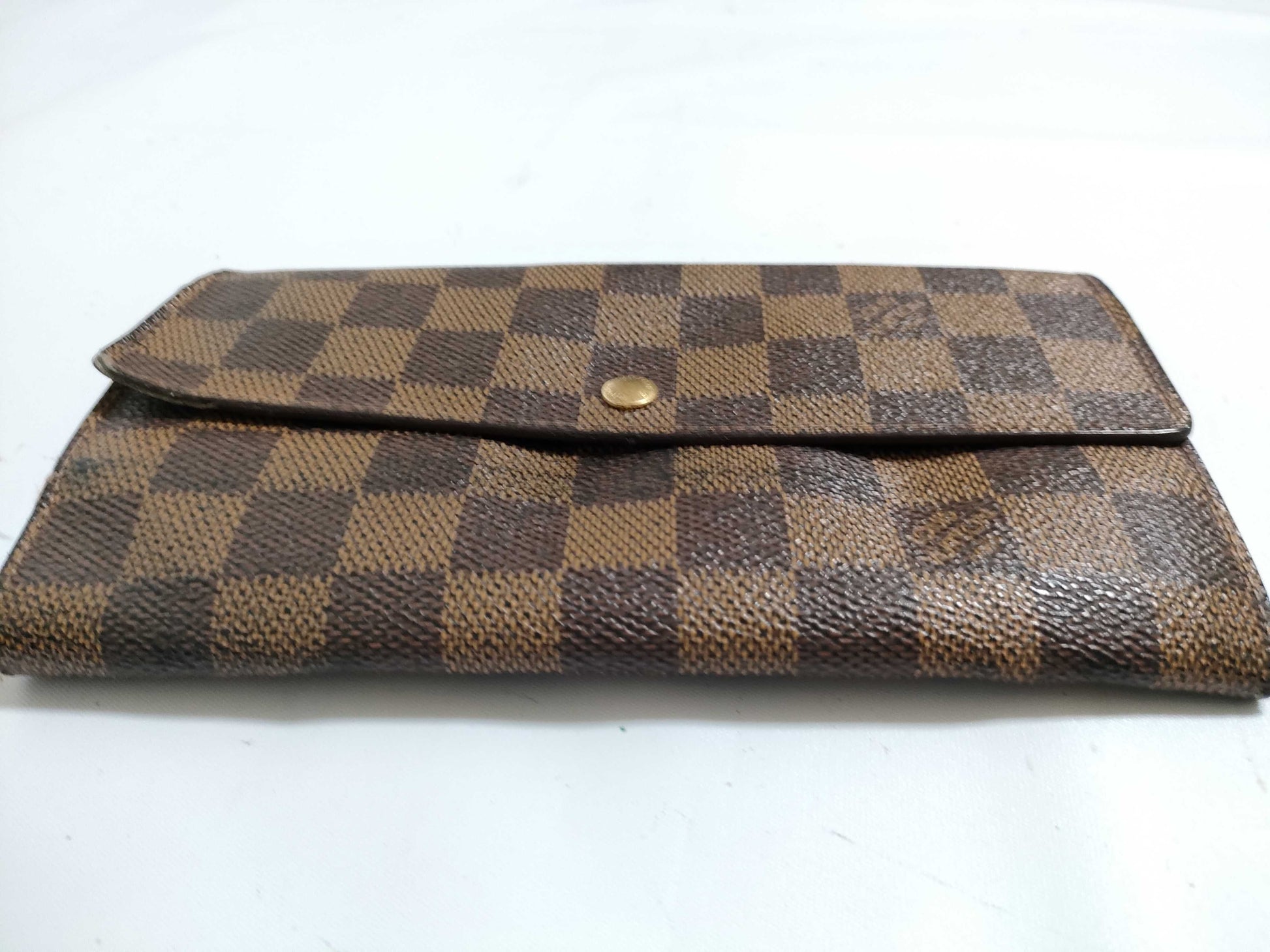 LOUIS VUITTON RFID serial number cannot be verified. Damier Portefeuille Sarah old wallet.