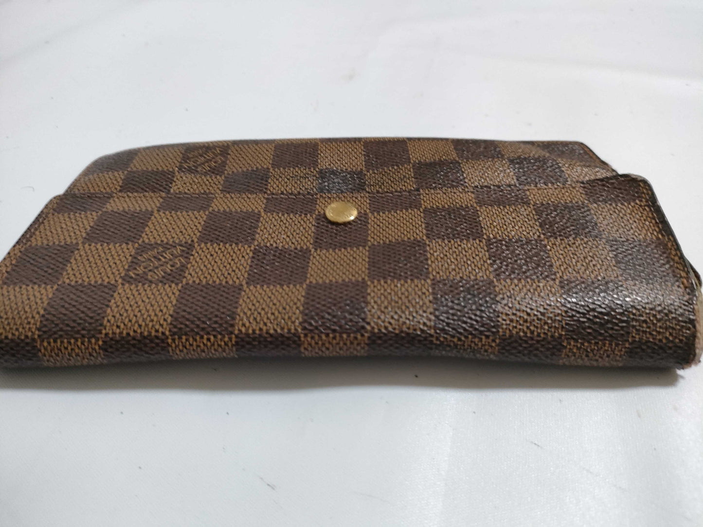 LOUIS VUITTON RFID serial number cannot be verified. Damier Portefeuille Sarah old wallet.