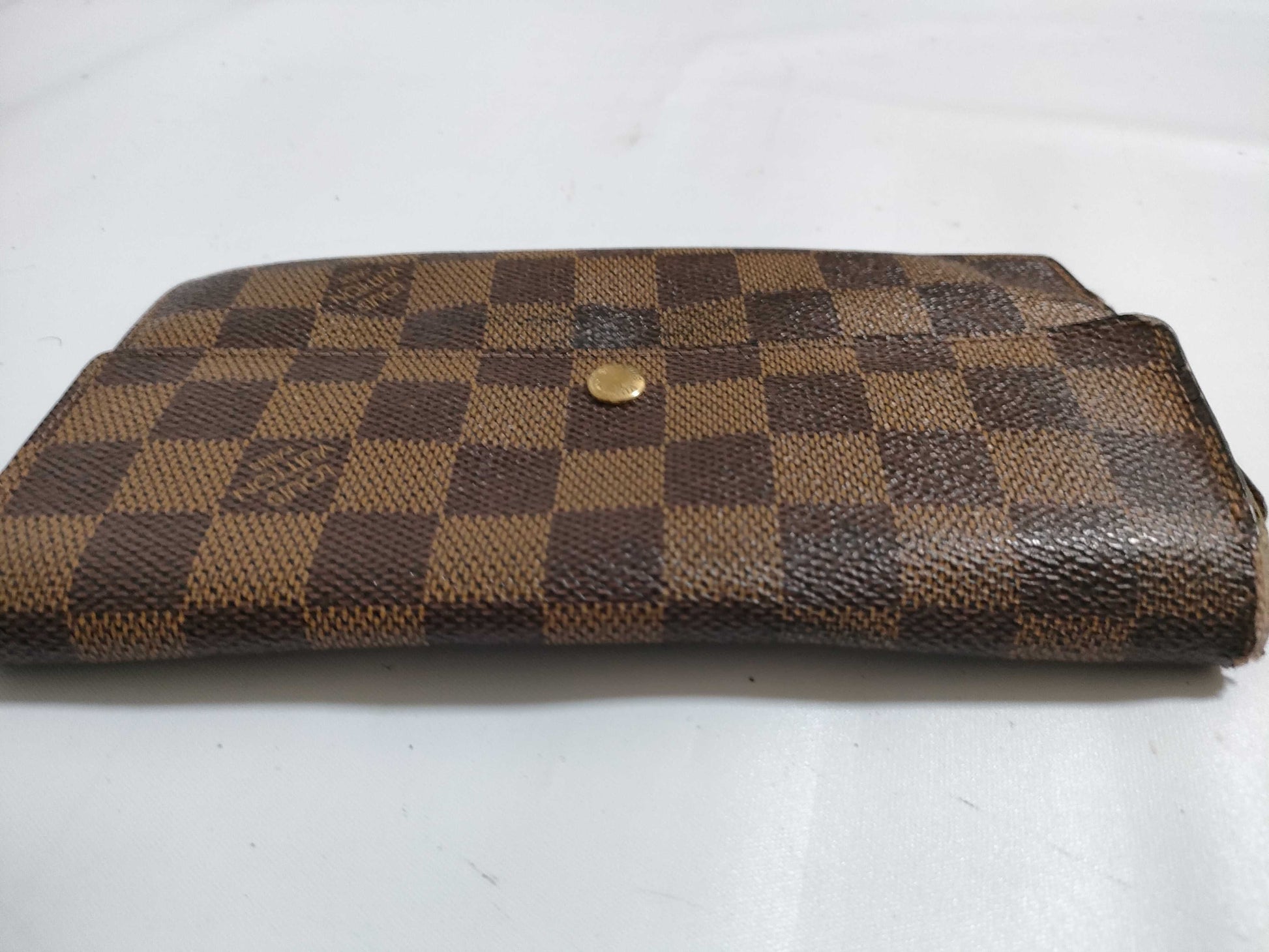 LOUIS VUITTON RFID serial number cannot be verified. Damier Portefeuille Sarah old wallet.