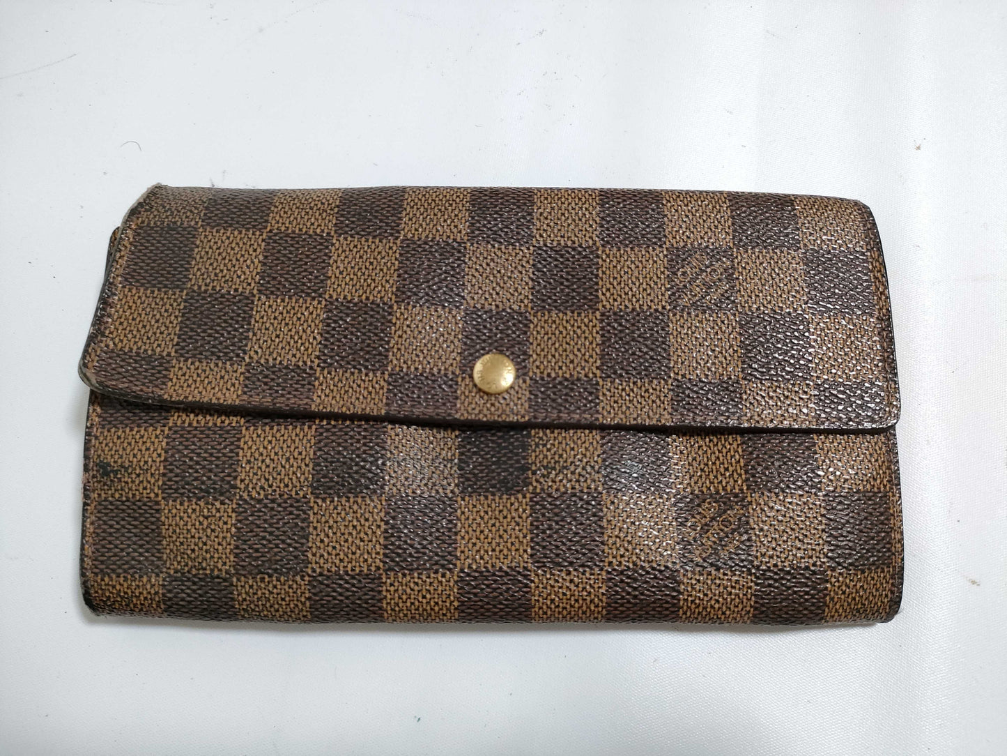 LOUIS VUITTON RFID serial number cannot be verified. Damier Portefeuille Sarah old wallet.
