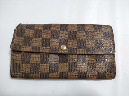 LOUIS VUITTON RFID serial number cannot be verified. Damier Portefeuille Sarah old wallet.