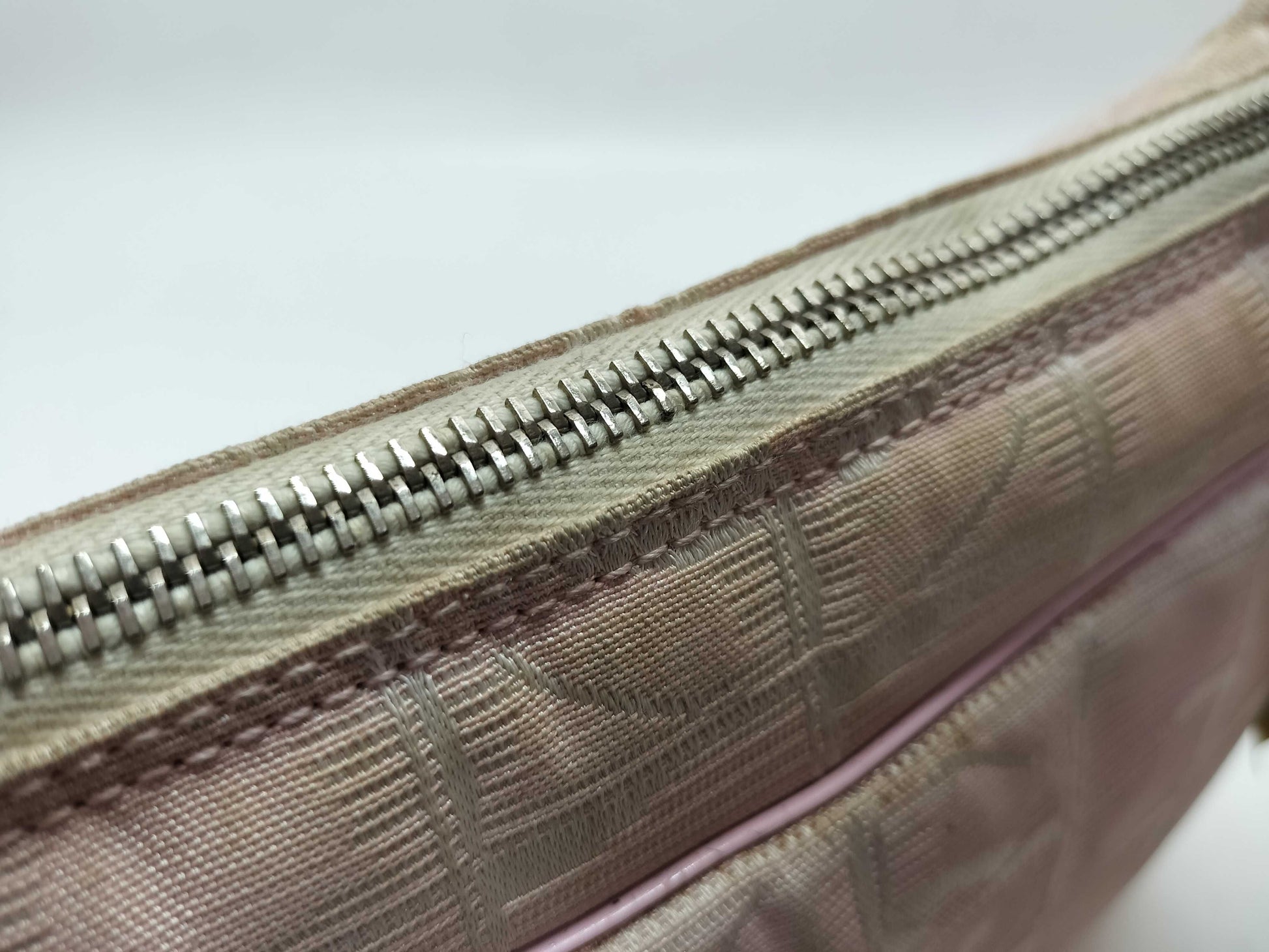 CHANEL No. 8 New Travel Line One-Shoulder Handbag