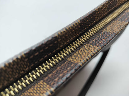 LOUIS VUITTON NO0958 Damier N51982 Damier Truth Makeup Pouch