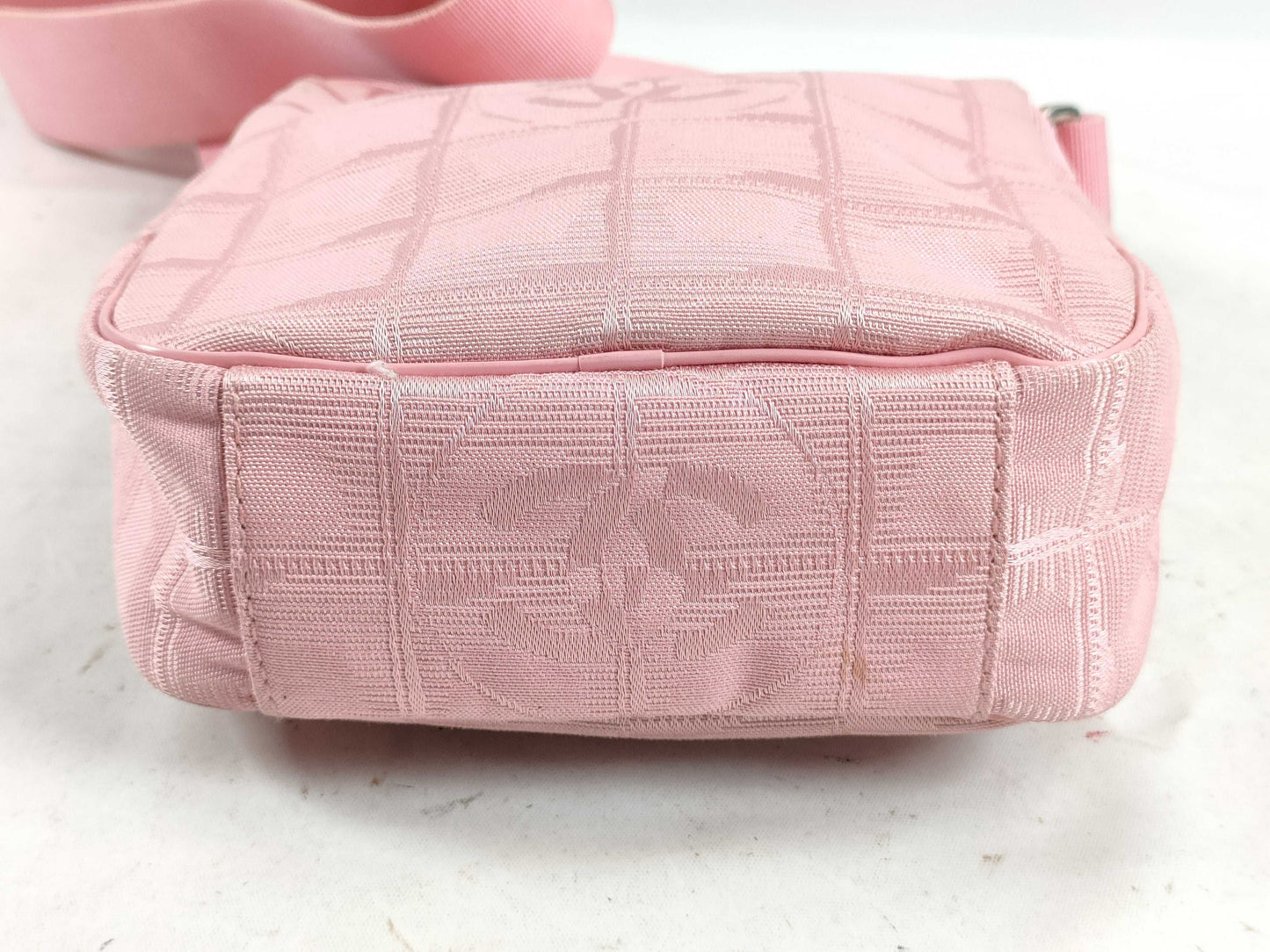 CHANEL New Travel Line New Travel Shoulder Bag Pink