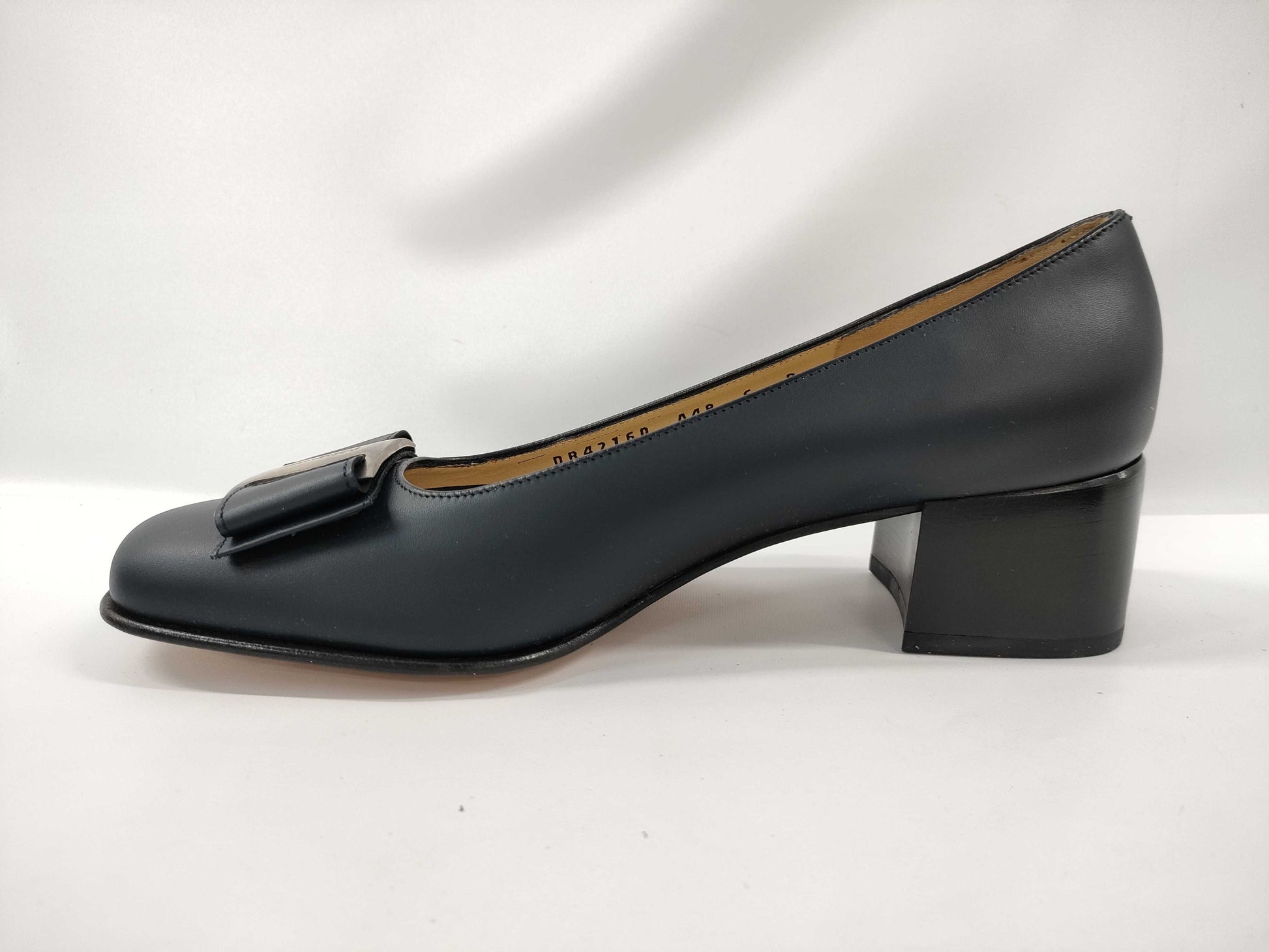 Salvatore Ferragamo Vara/Silver Hardware/Navy Pumps