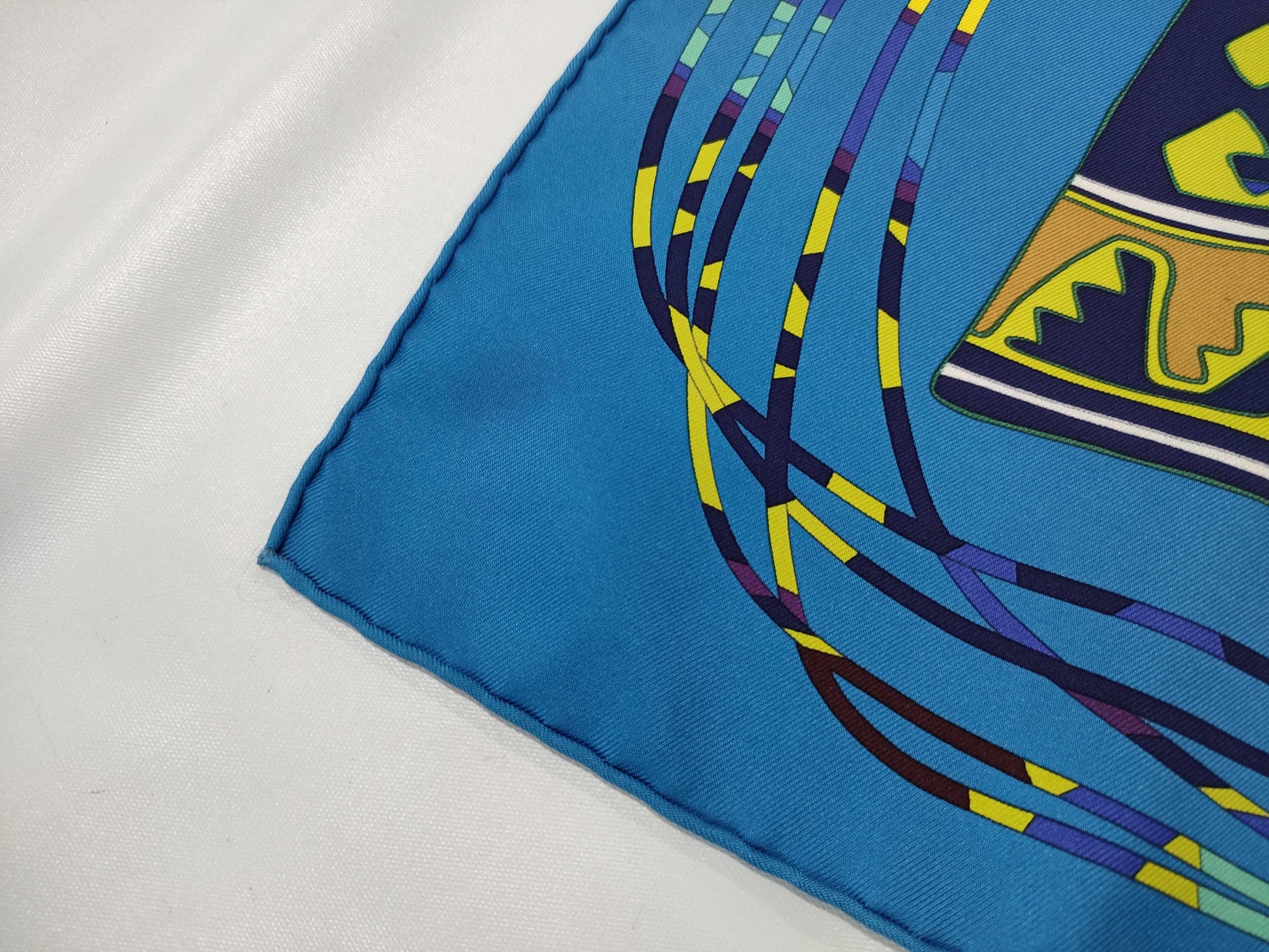 HERMES Carre Carre 90 KILIM Scarf