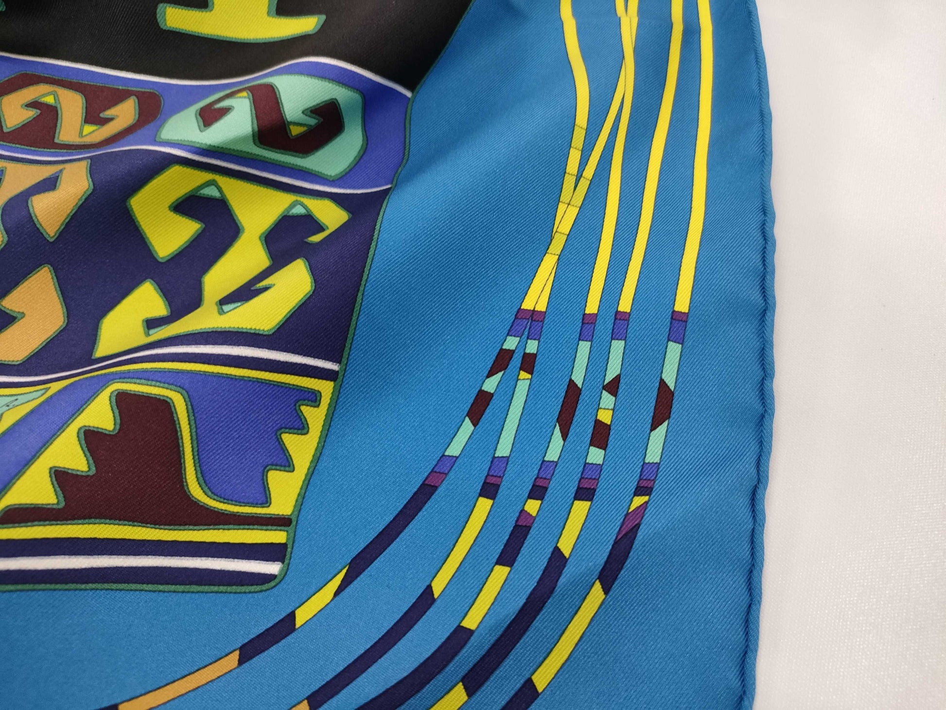 HERMES Carre Carre 90 KILIM Scarf