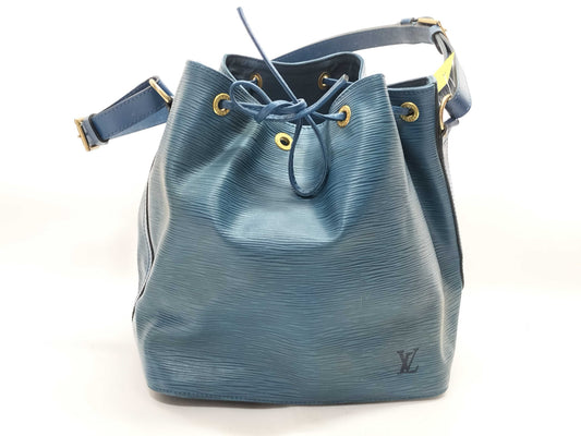 LOUIS VUITTON AR 0975 Epi Petit Noe Blue Shoulder Bag
