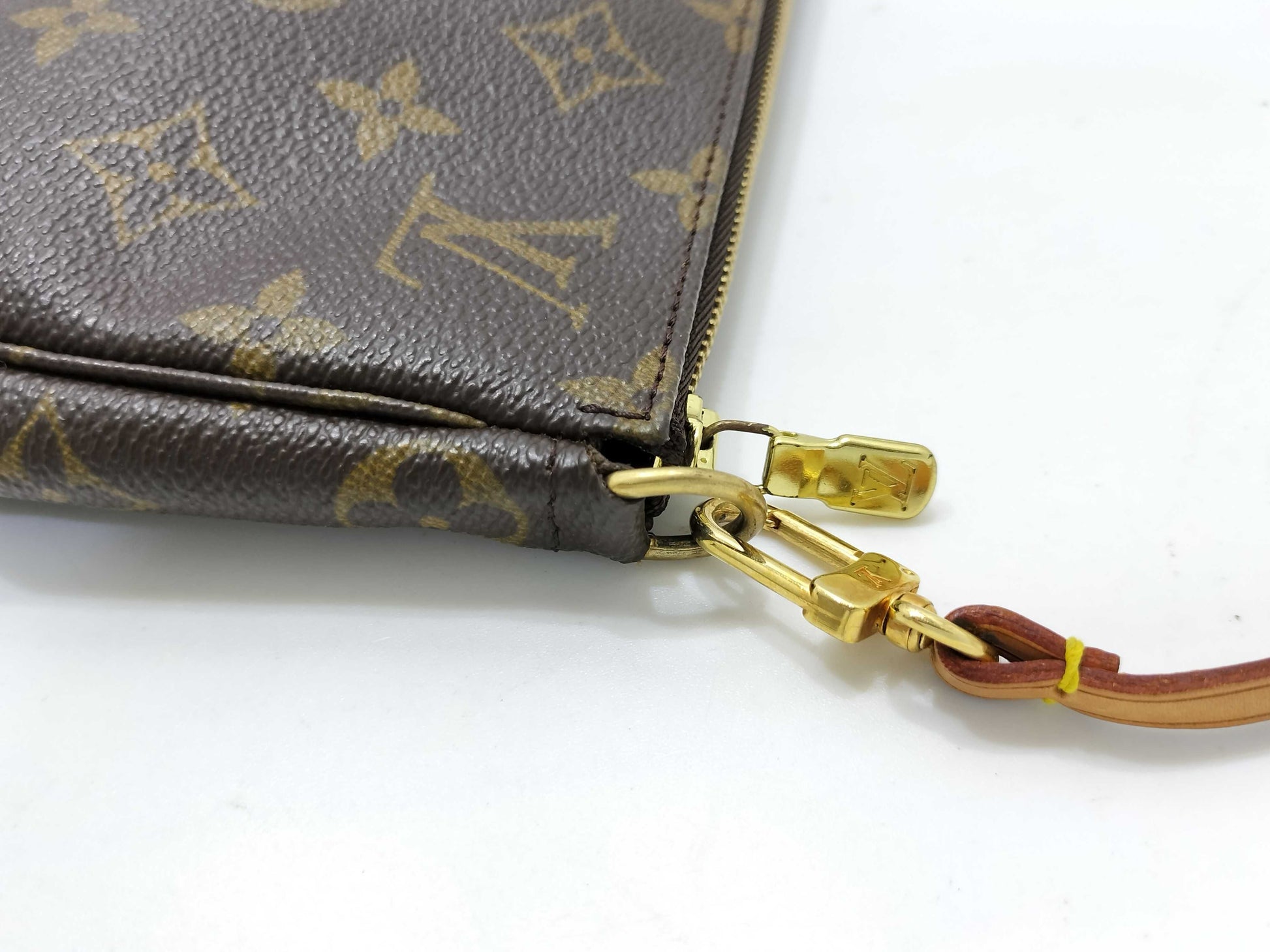 LOUIS VUITTON VI 1000 Monogram M40712 Pochette Accessoires Pouch