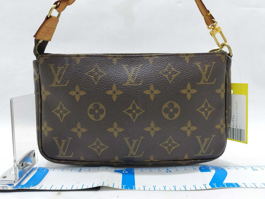 LOUIS VUITTON VI 1000 Monogram M40712 Pochette Accessoires Pouch