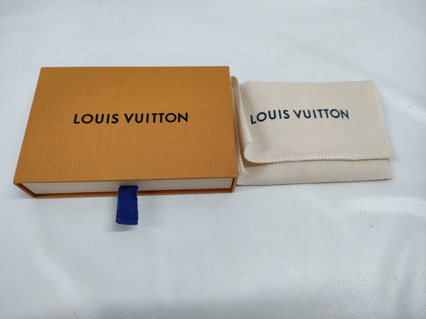 LOUIS VUITTON Key Charm Logo Key Case/Key Holder