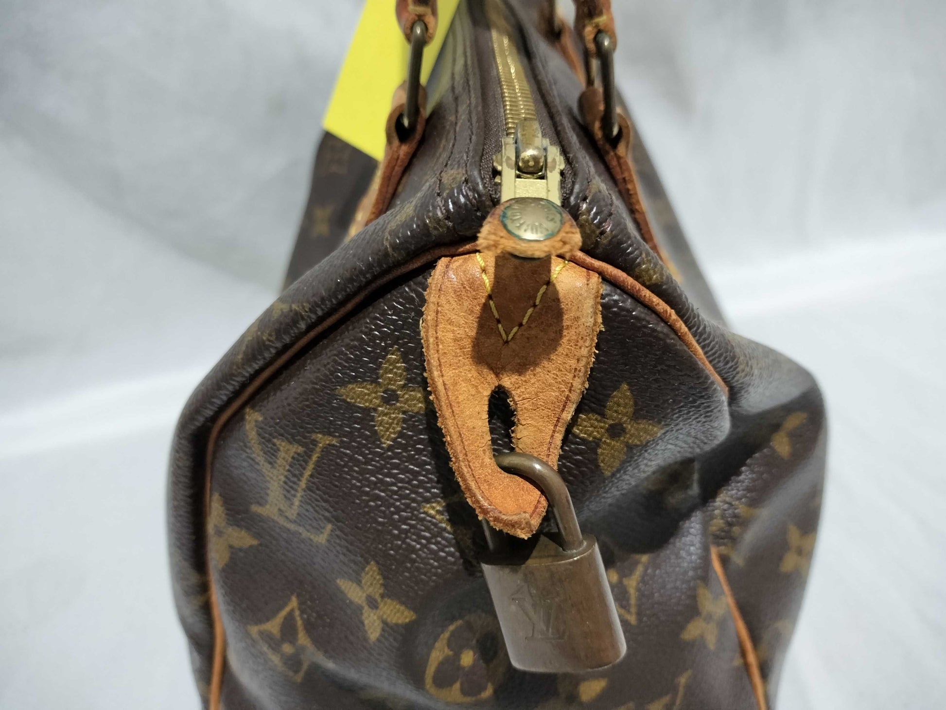 LOUIS VUITTON RFID Unverifiable, Serial Unverifiable Monogram Speedy 25 Handbag