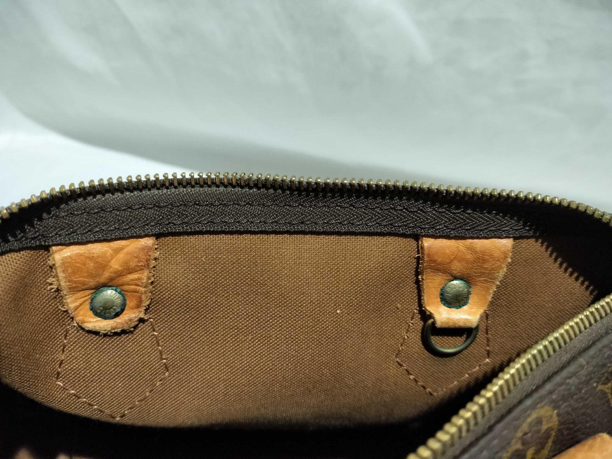 LOUIS VUITTON RFID Unverifiable, Serial Unverifiable Monogram Speedy 25 Handbag