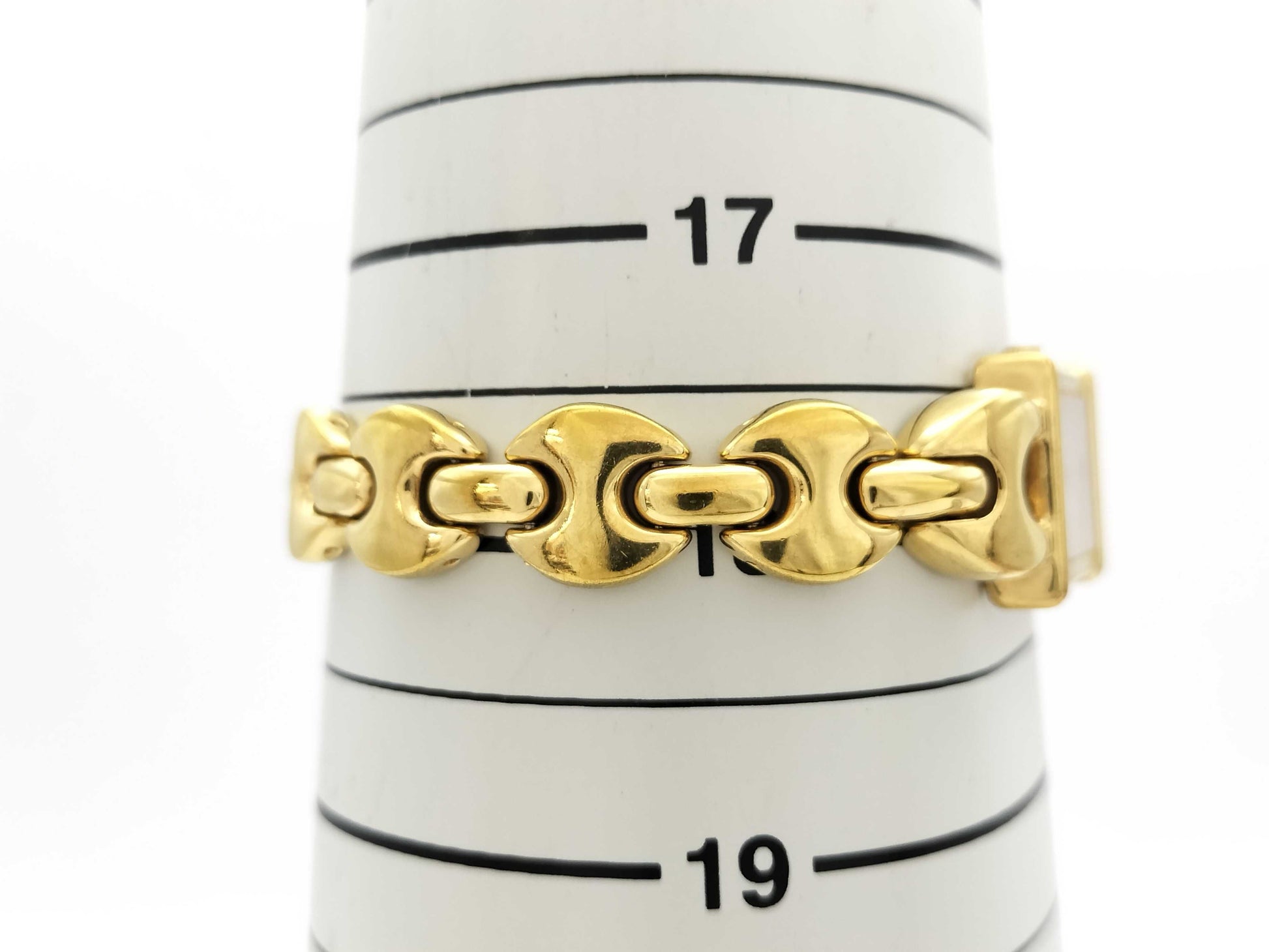 GUCCI 1800L Women's Watch