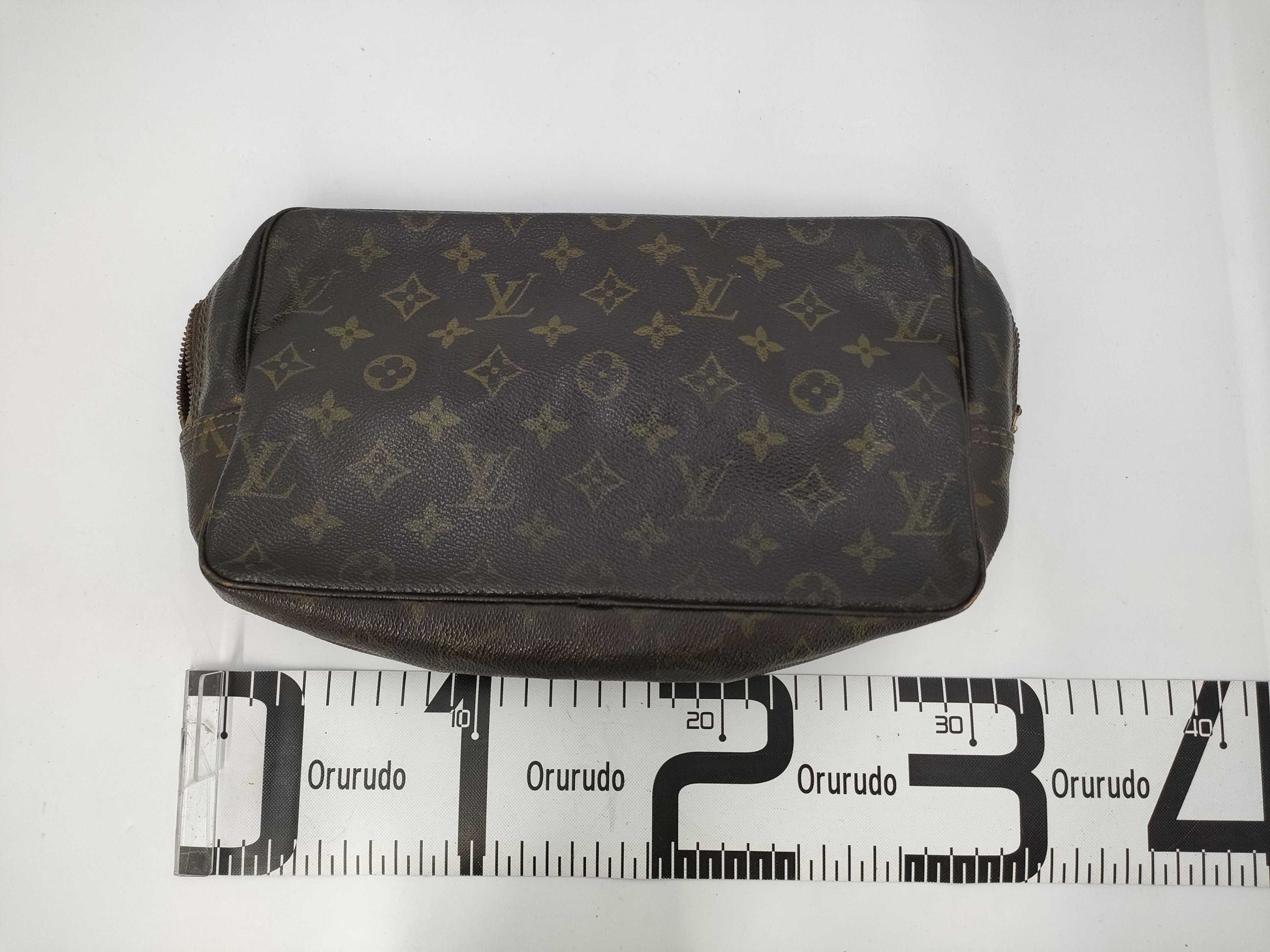 LOUIS VUITTON True Toilet Second Bag with Detached Zipper