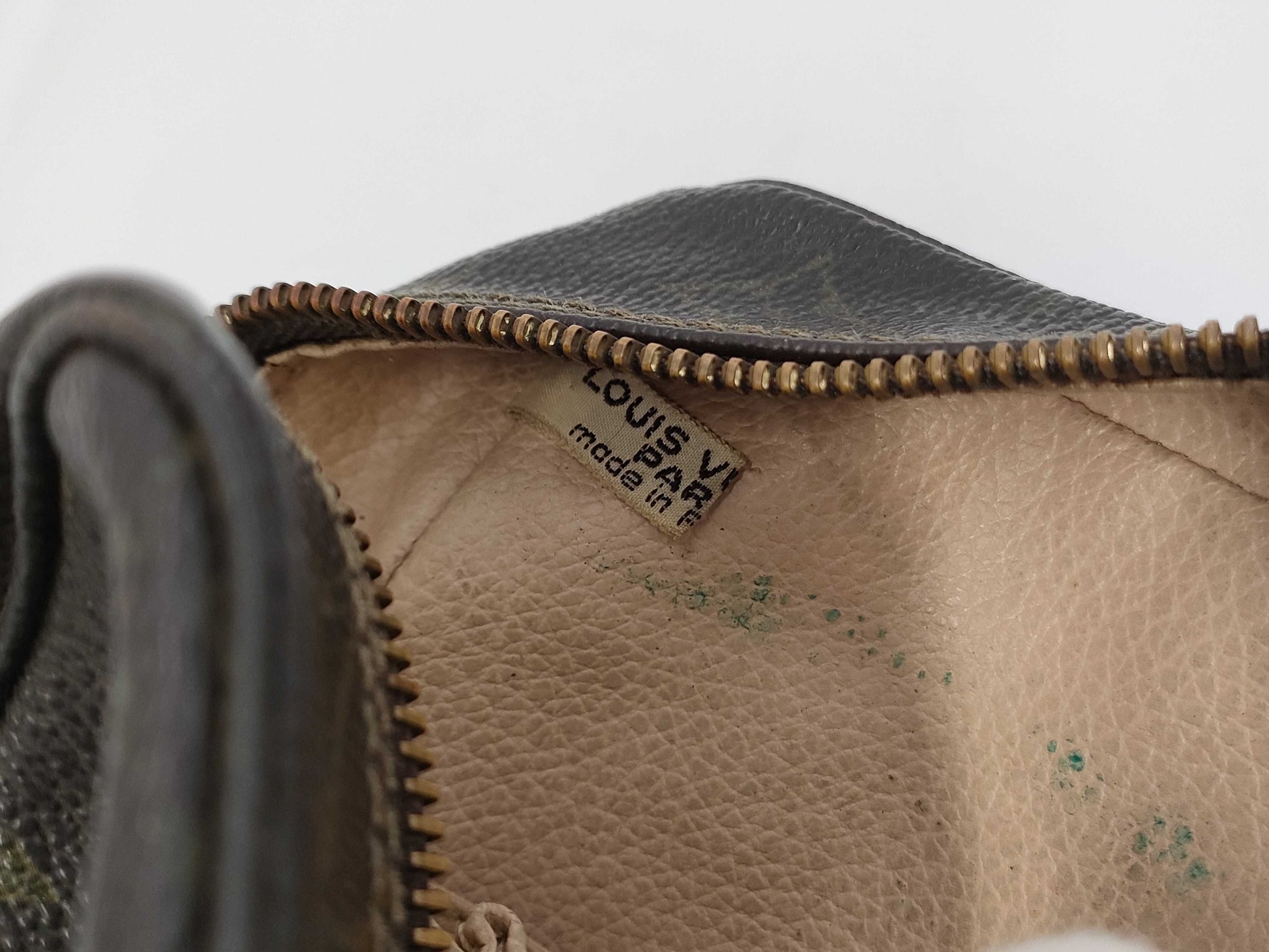 LOUIS VUITTON True Toilet Second Bag with Detached Zipper