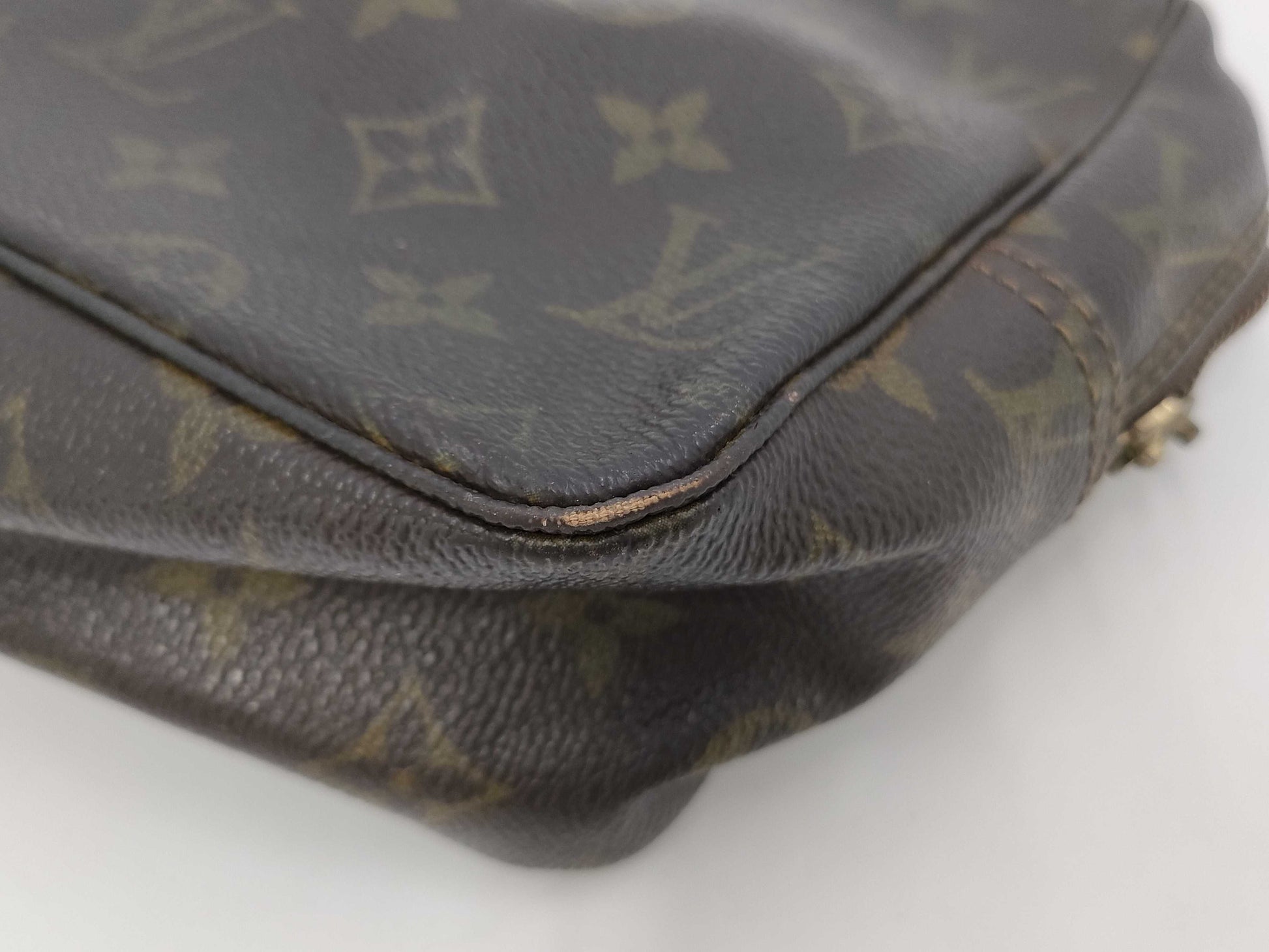 LOUIS VUITTON True Toilet Second Bag with Detached Zipper