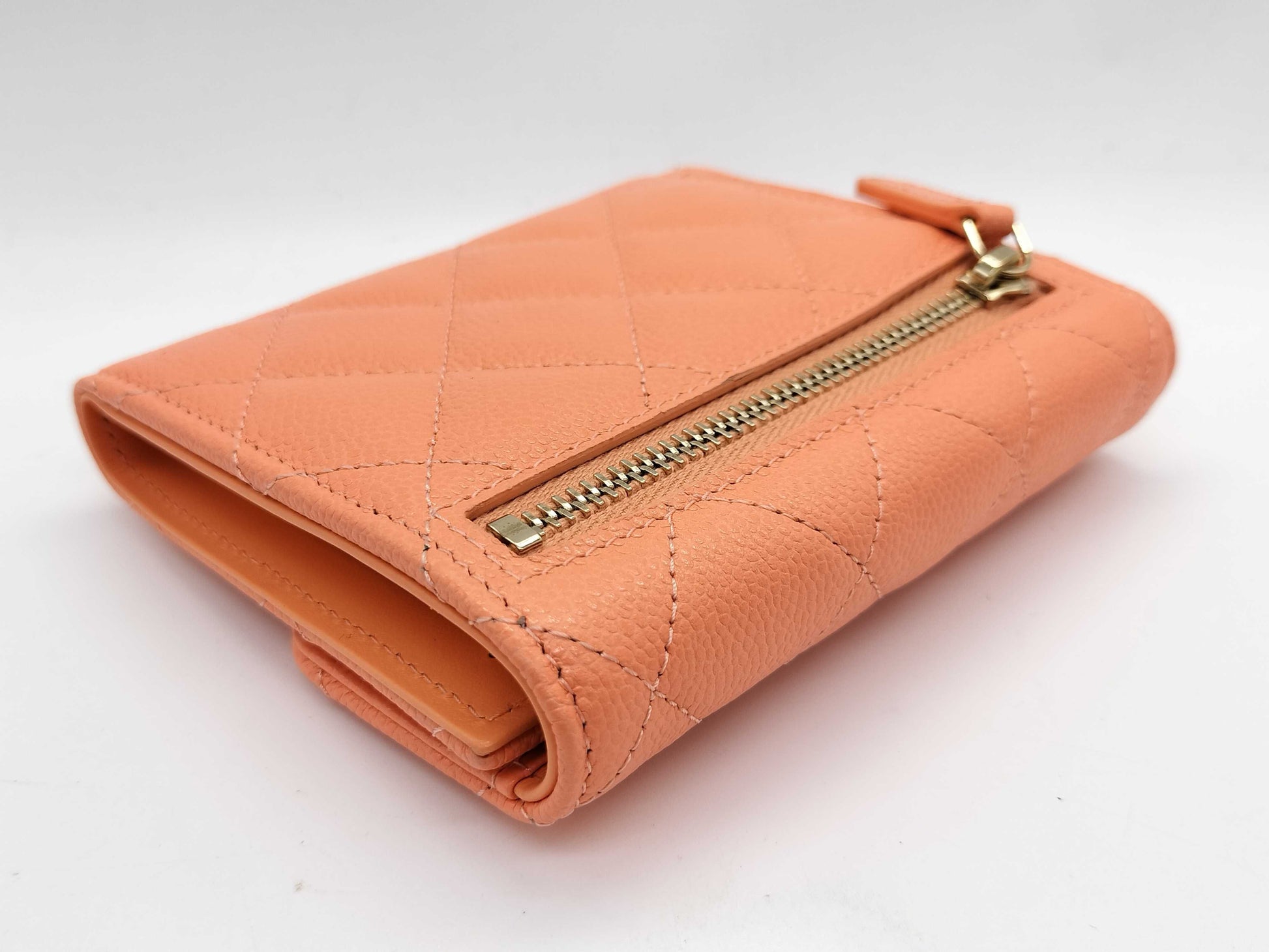 CHANEL Random Number Caviar Leather Matelasse Bi-fold Wallet Pink