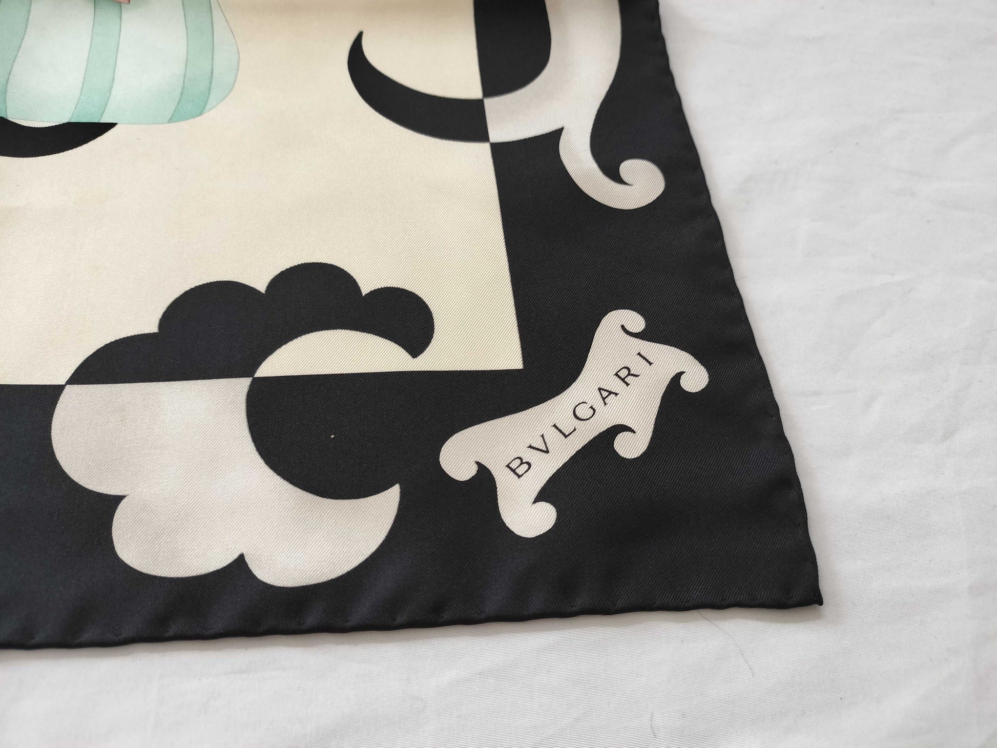 BVLGARI scarf