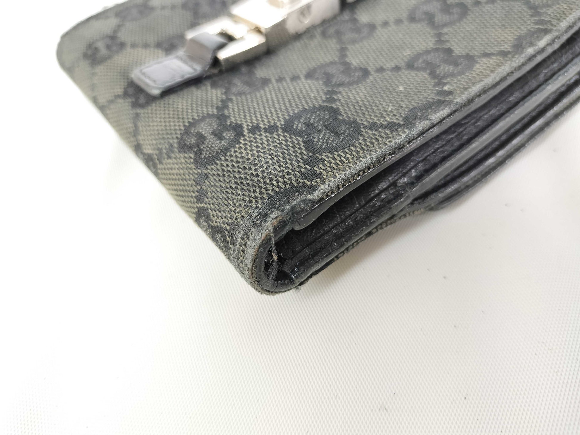 GUCCI GG Canvas Compact Jackie Bifold Wallet