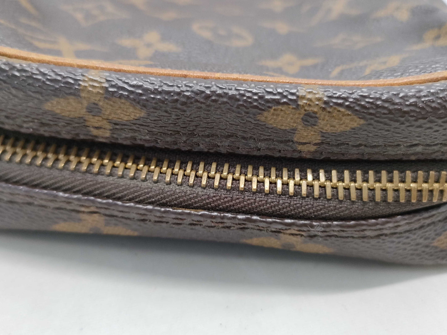 LOUIS VUITTON Danube Shoulder Bag with Internal Deterioration