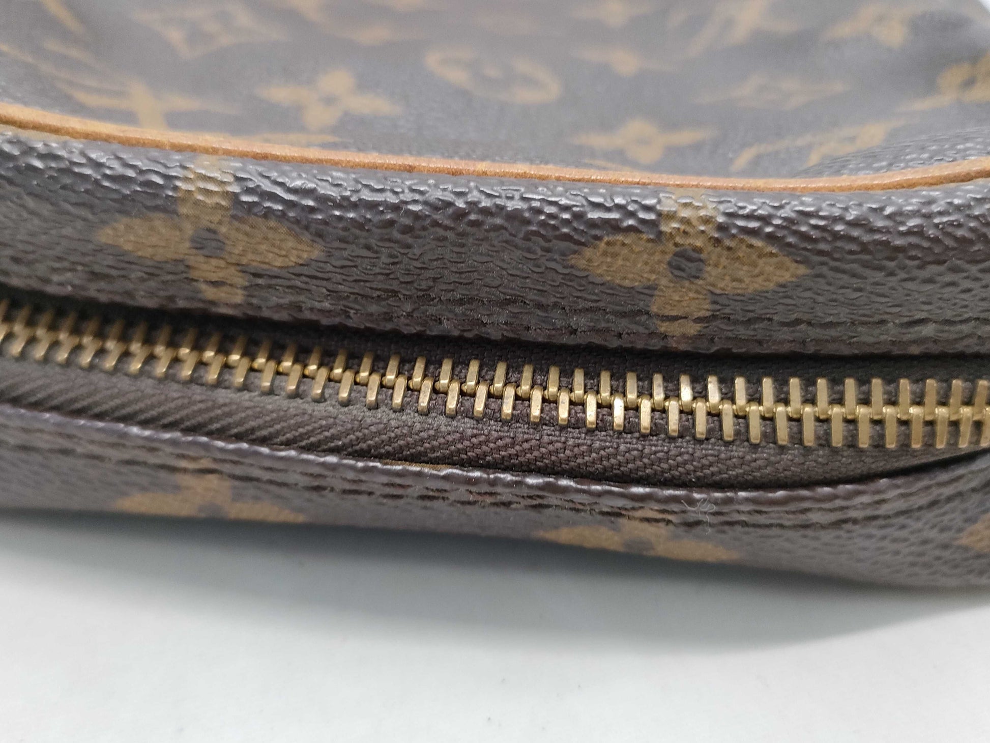 LOUIS VUITTON Danube Shoulder Bag with Internal Deterioration