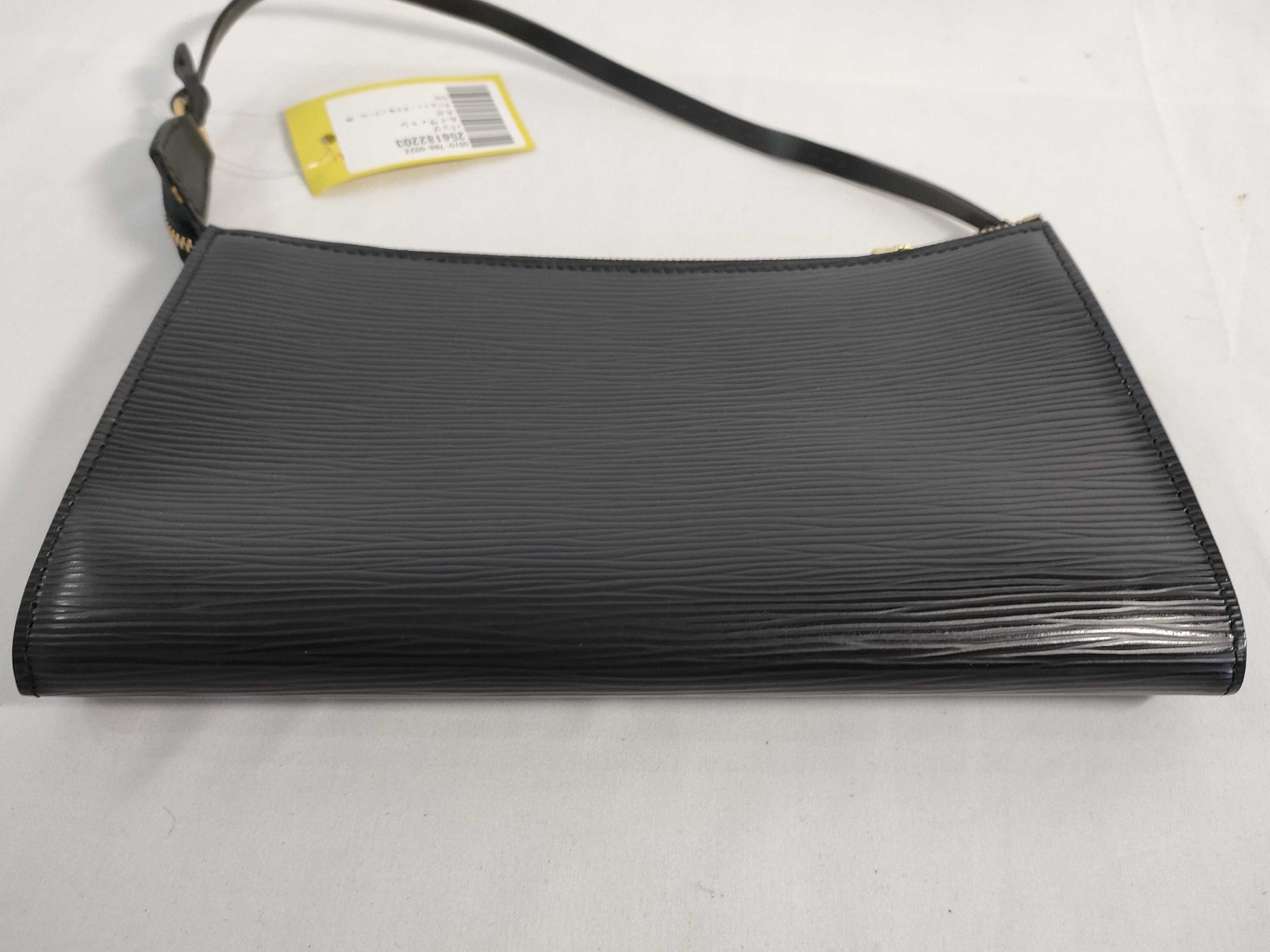 LOUIS VUITTON RFID verification failed. AR0035 Epi Pochette Accessoires AR0035 handbag.