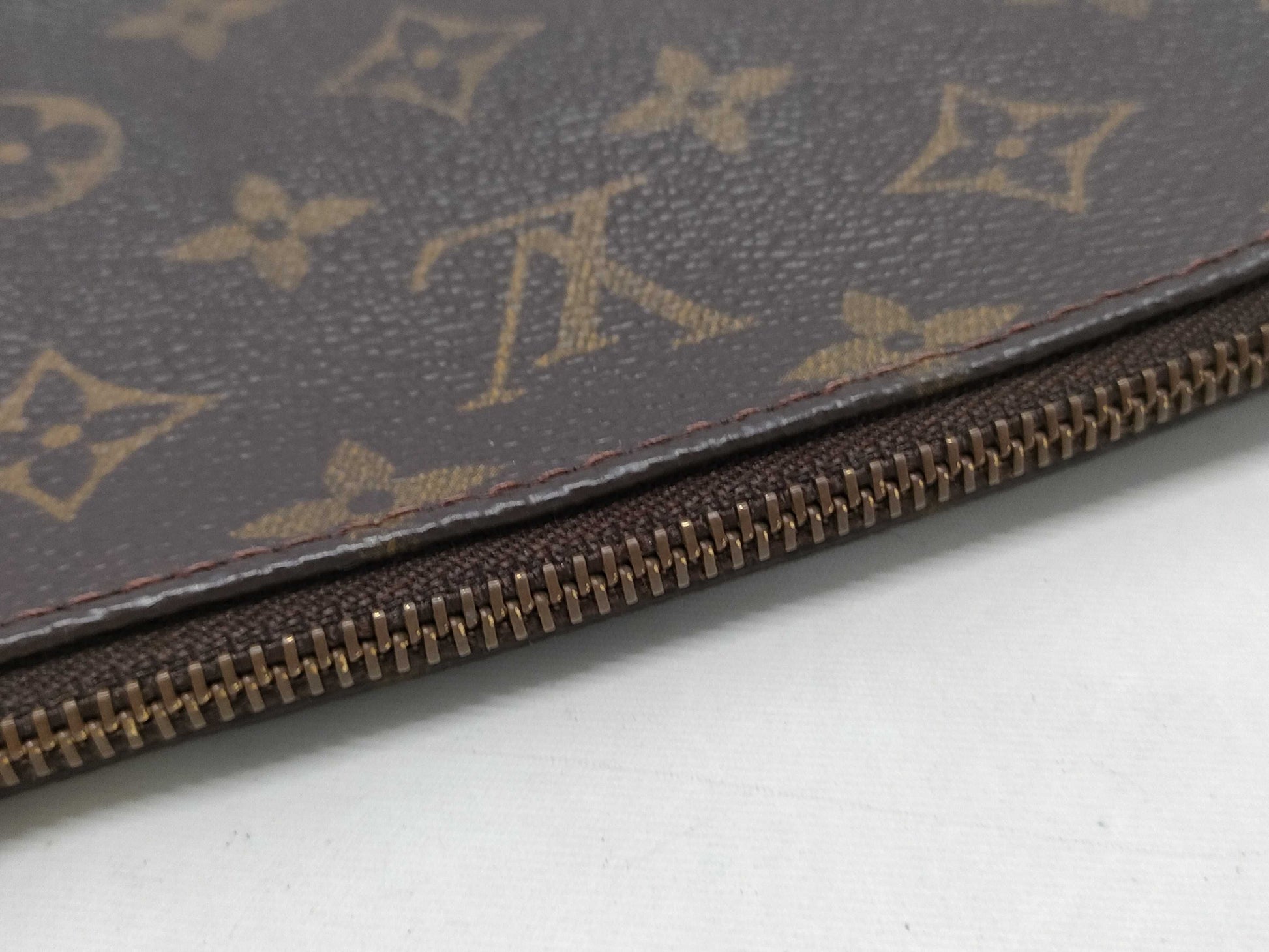 LOUIS VUITTON Monogram M40712 Pochette Accessoires Shoulder Bag with Interchangeable Strap