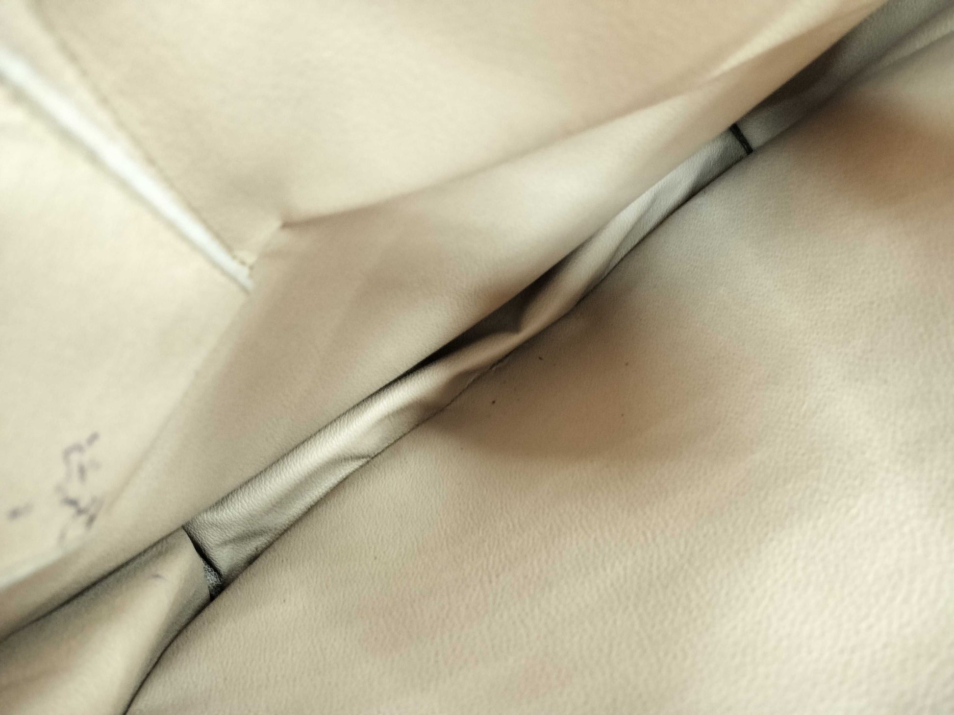 LOUIS VUITTON Monogram Sac Plat Handbag