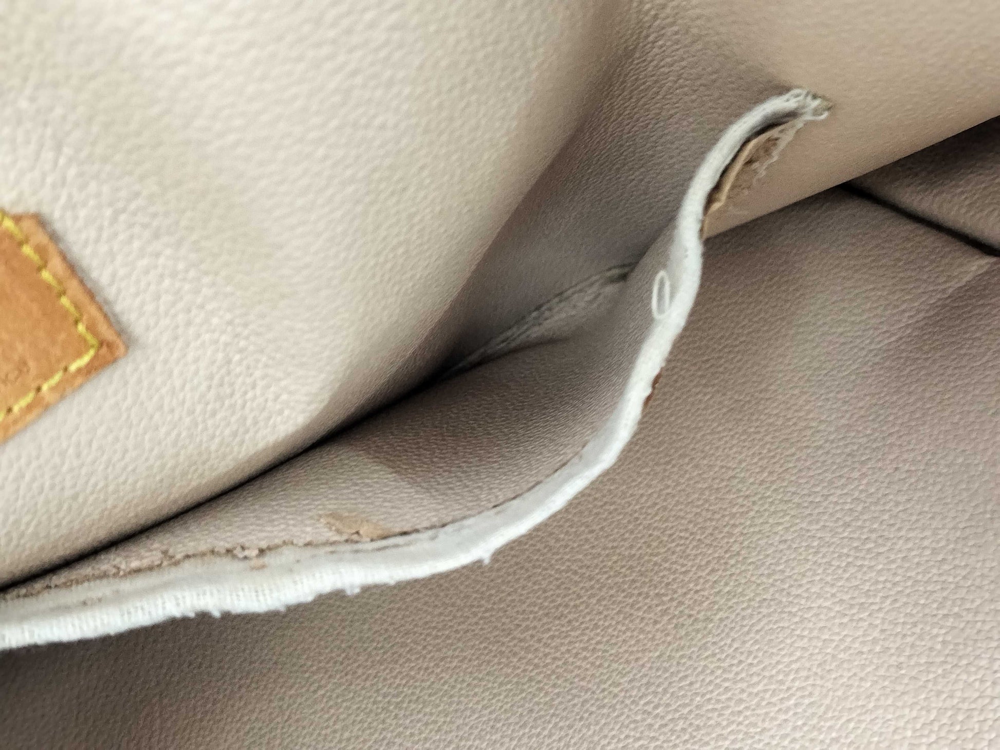 LOUIS VUITTON Monogram Sac Plat Handbag