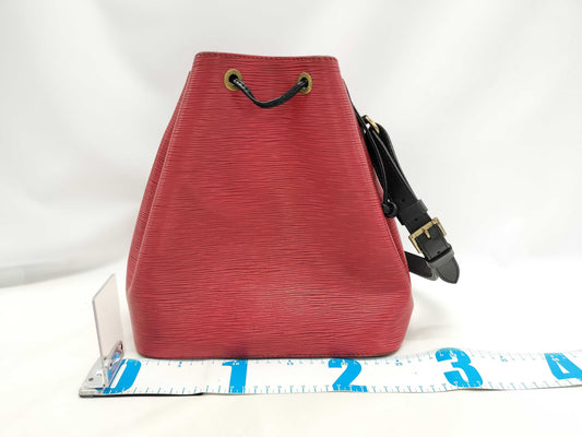 LOUIS VUITTON Epi Noe Shoulder Bag