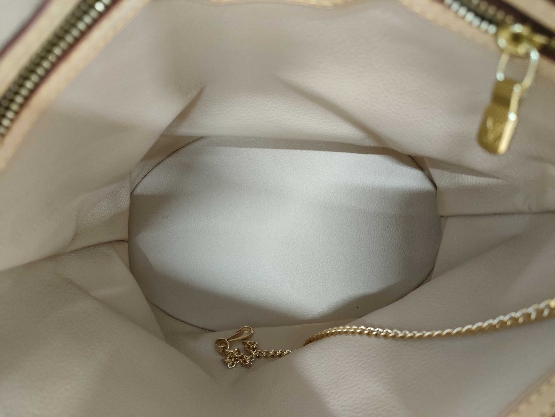 LOUIS VUITTON Monogram M42238 Bucket Tote Bag