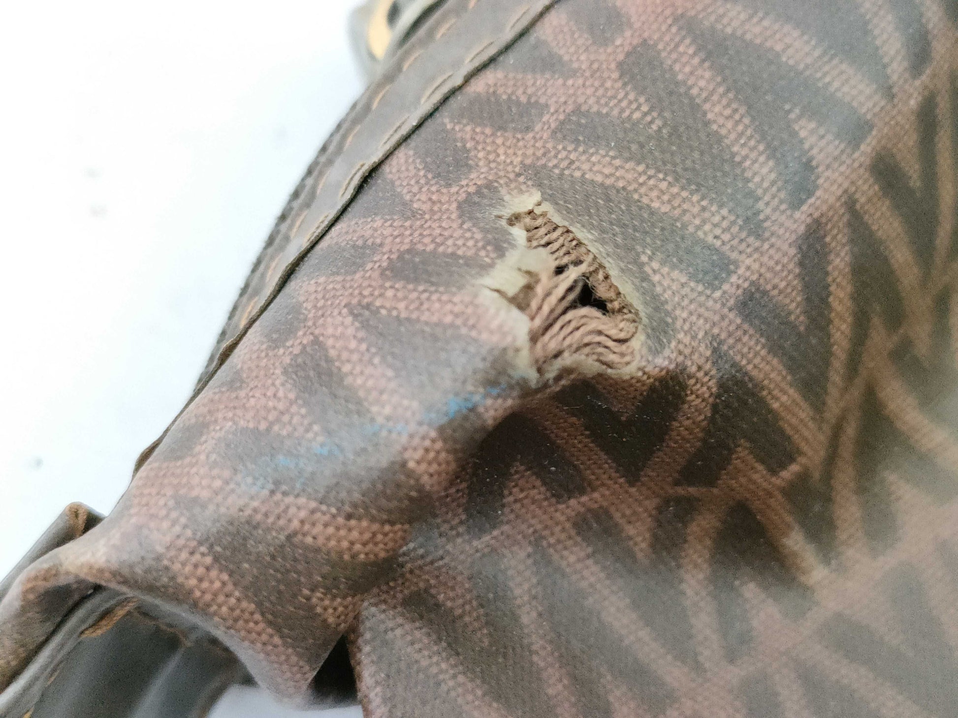 BOTTEGA VENETA, Valentino, and other shoulder bags