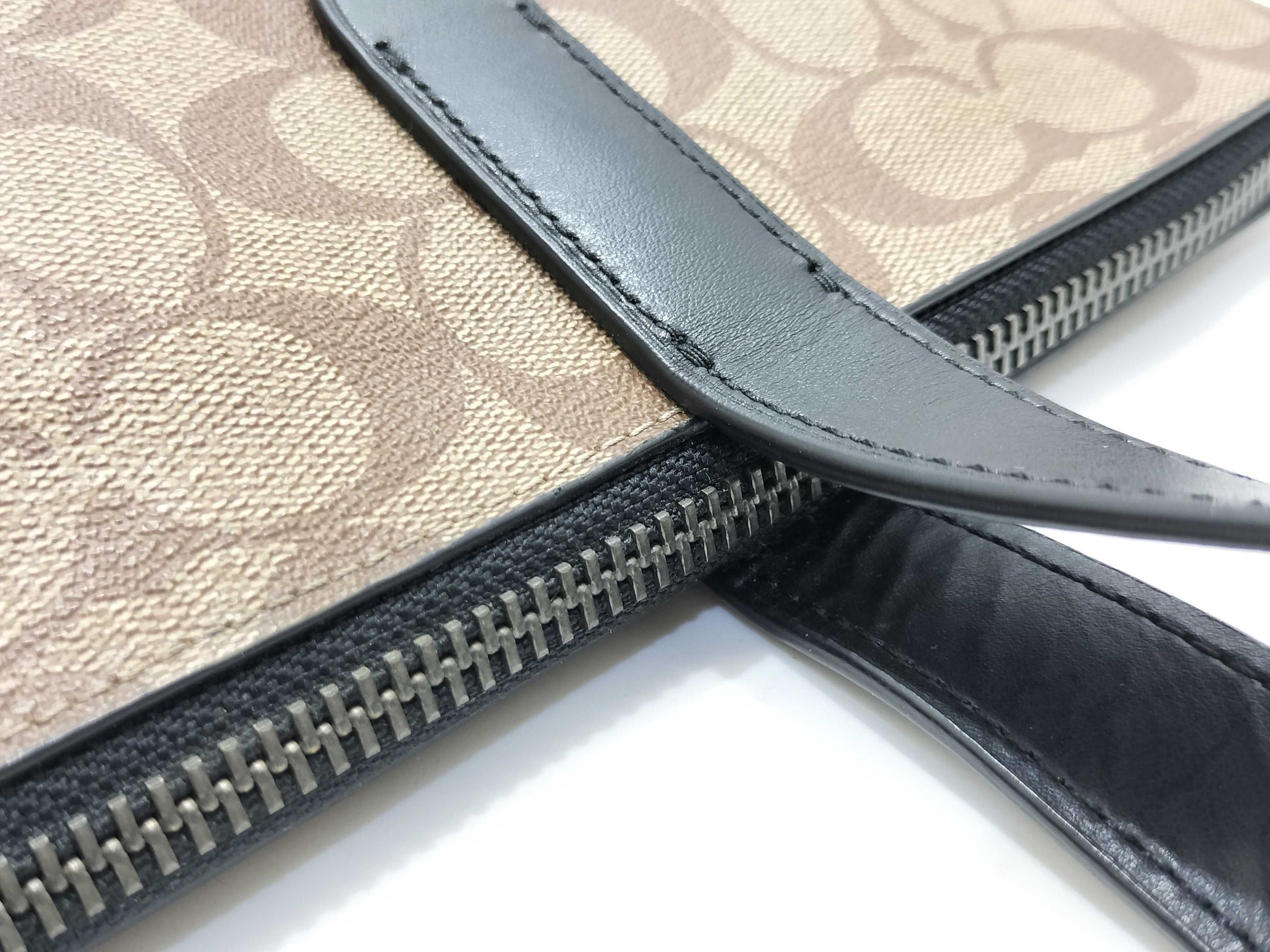 COACH F72528 Signature Tote Bag