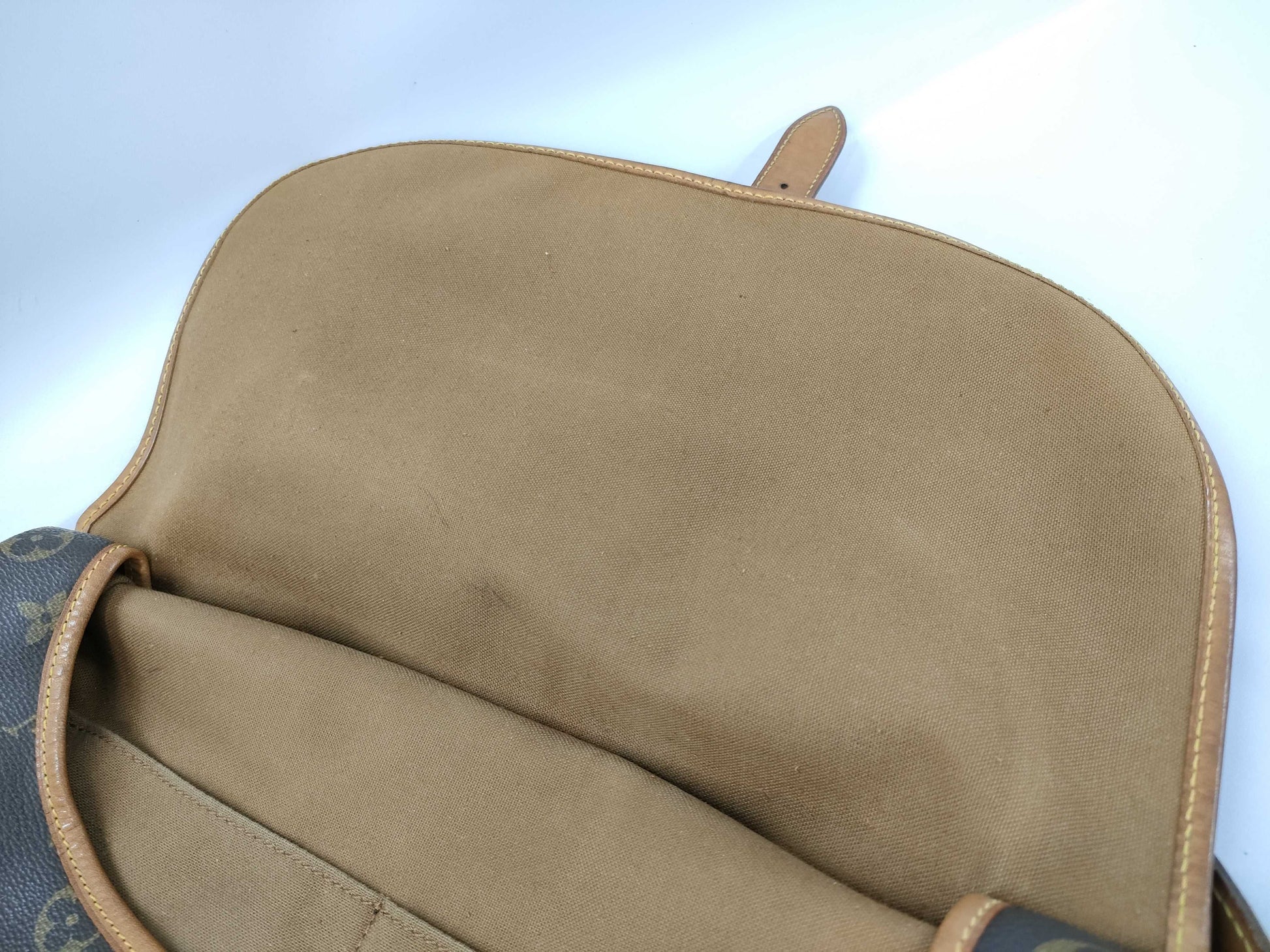 LOUIS VUITTON Monogram M42254 Saumur 35 Shoulder Bag